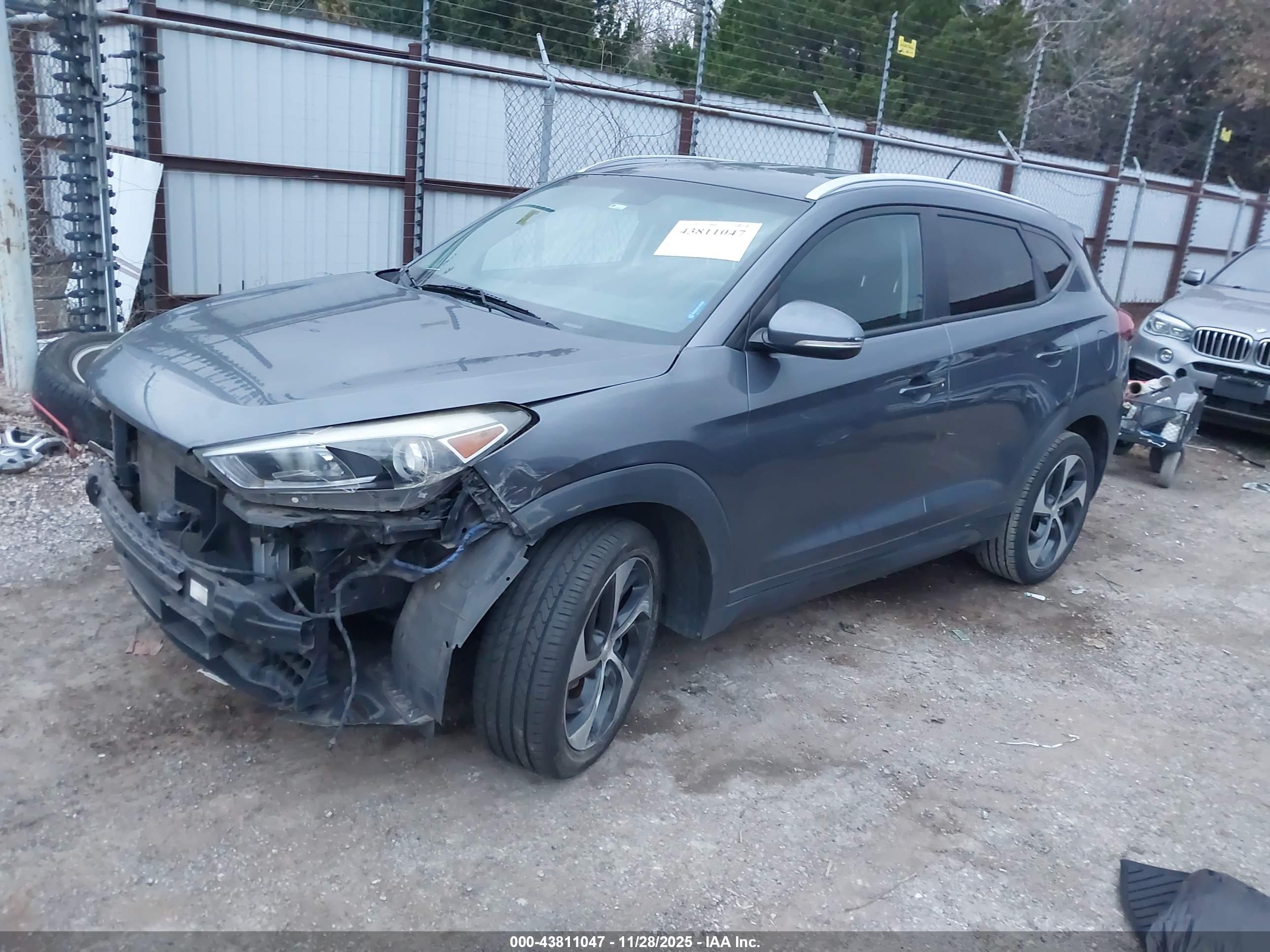 HYUNDAI TUCSON image 2