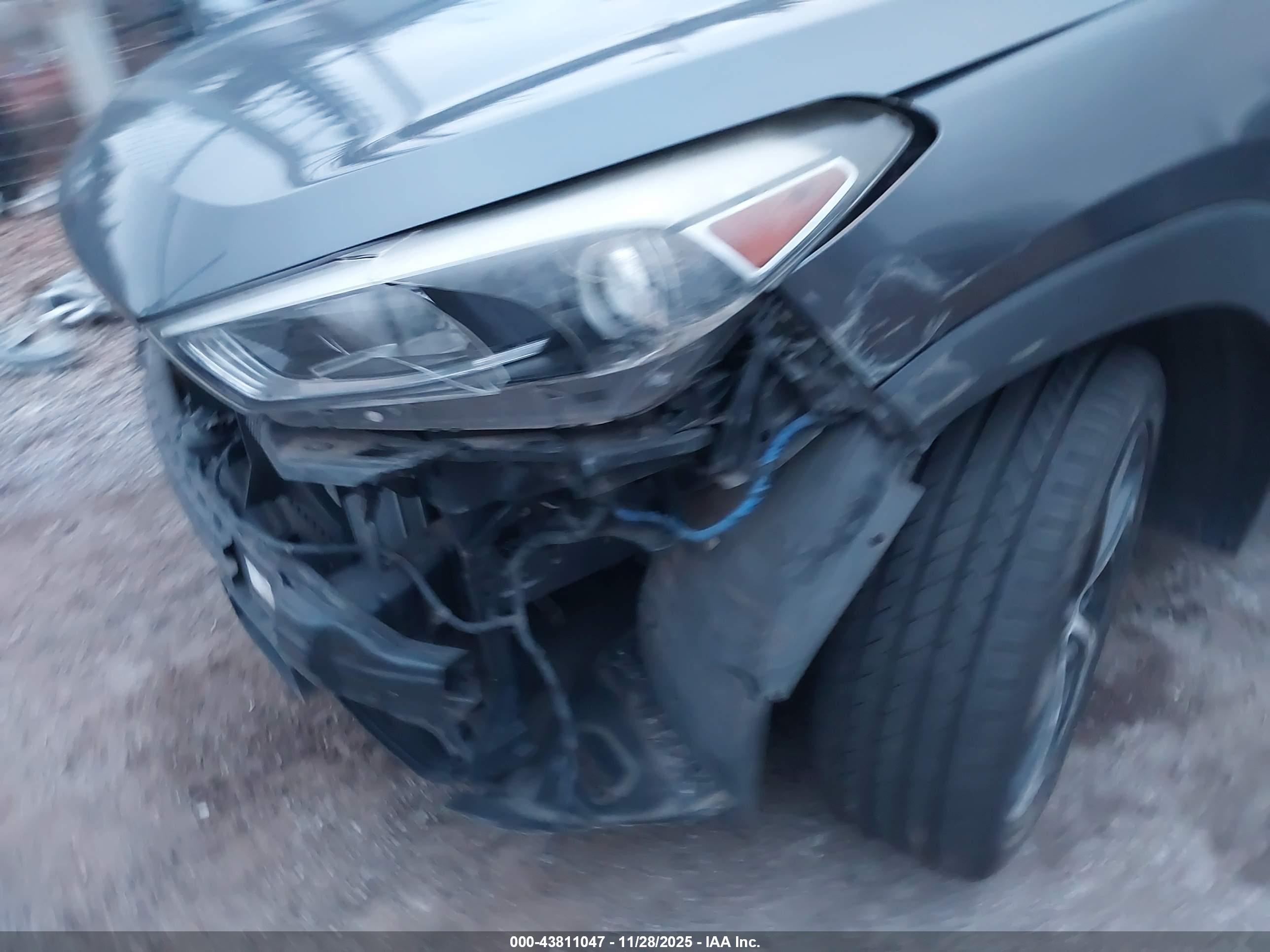 HYUNDAI TUCSON image 6