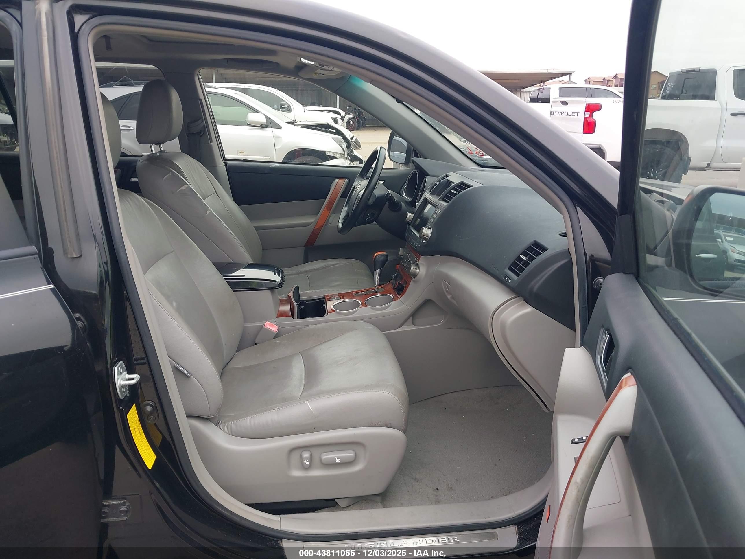 TOYOTA HIGHLANDER image 5