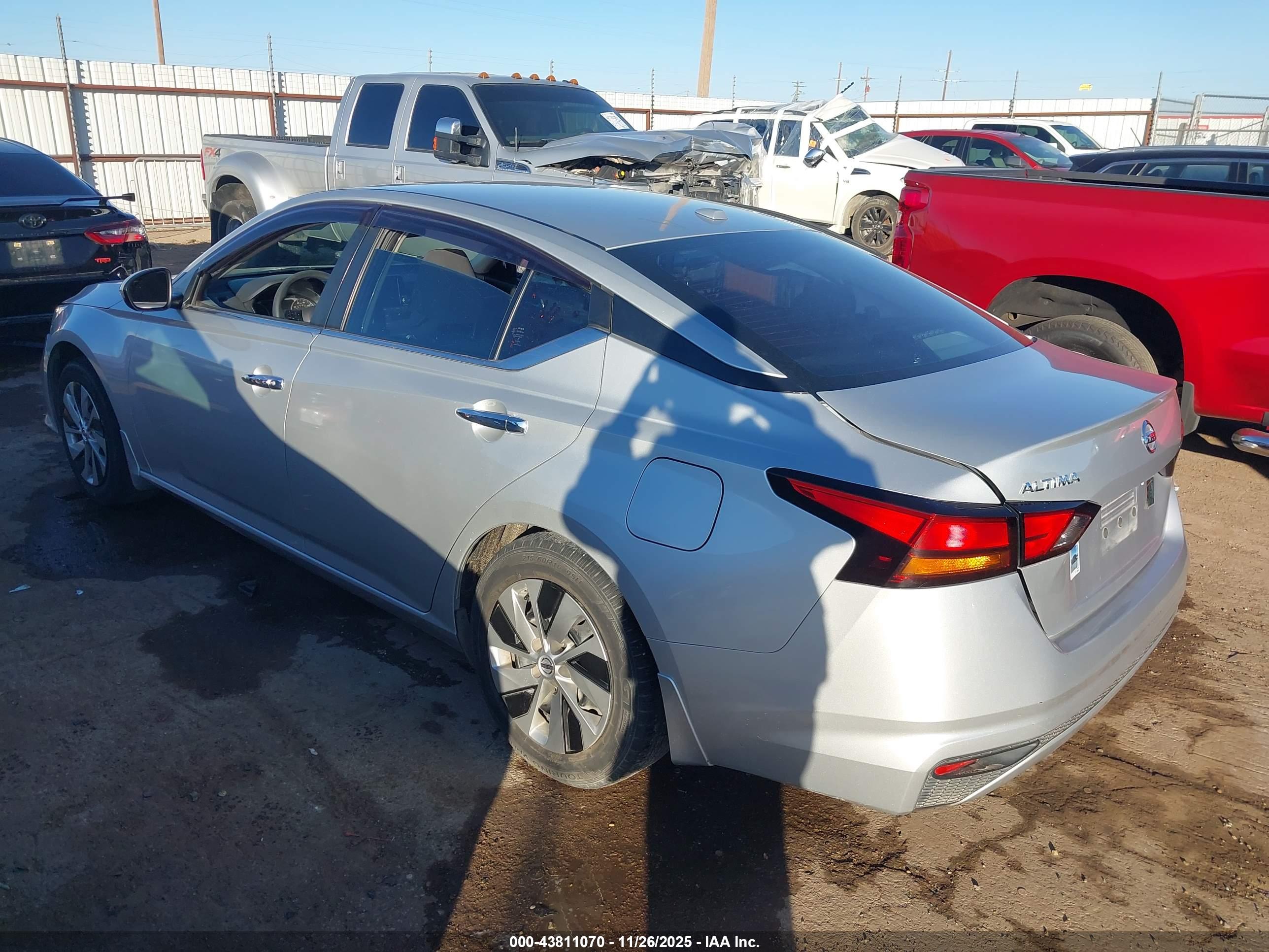 NISSAN ALTIMA image 3