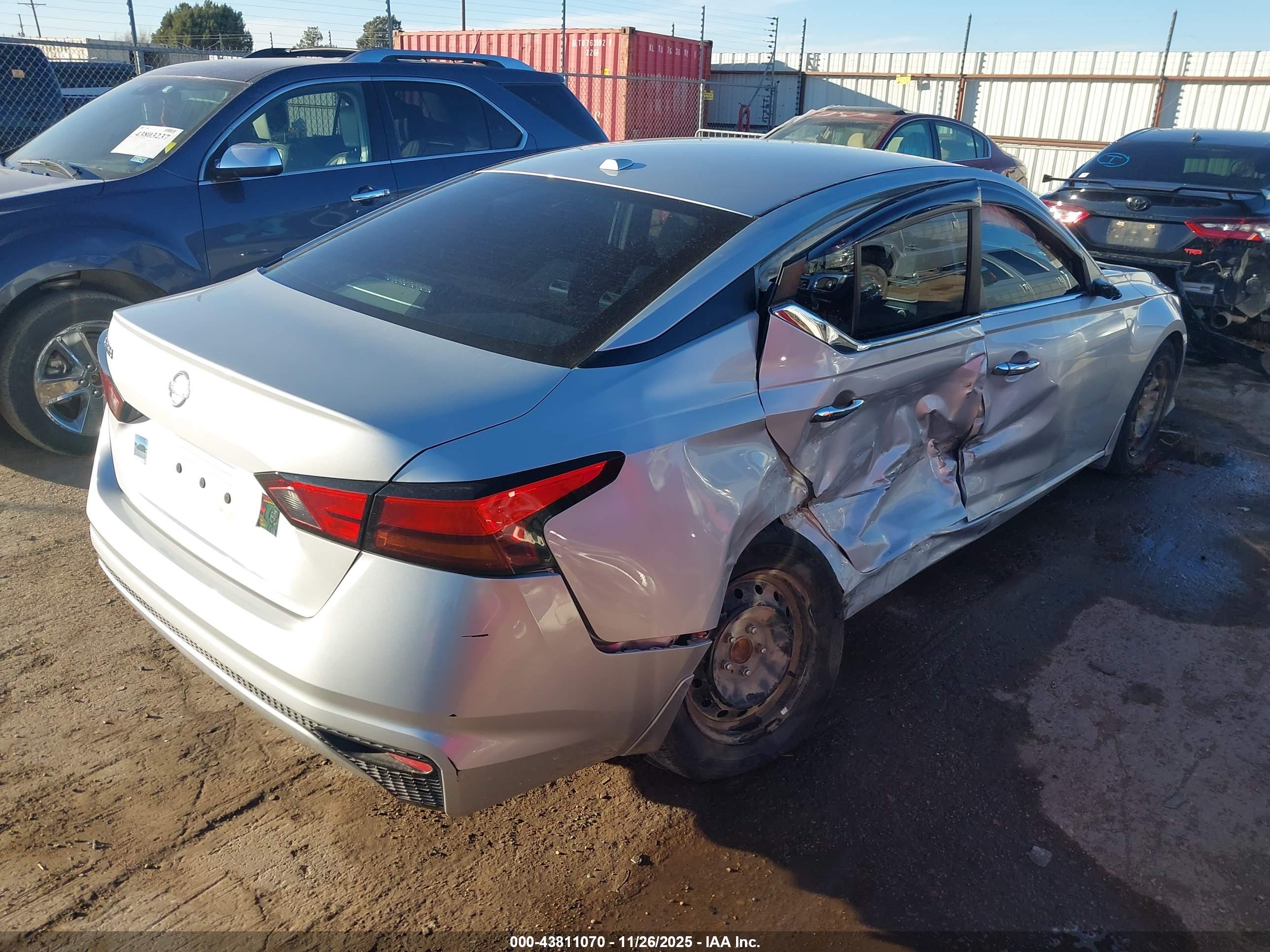 NISSAN ALTIMA image 4