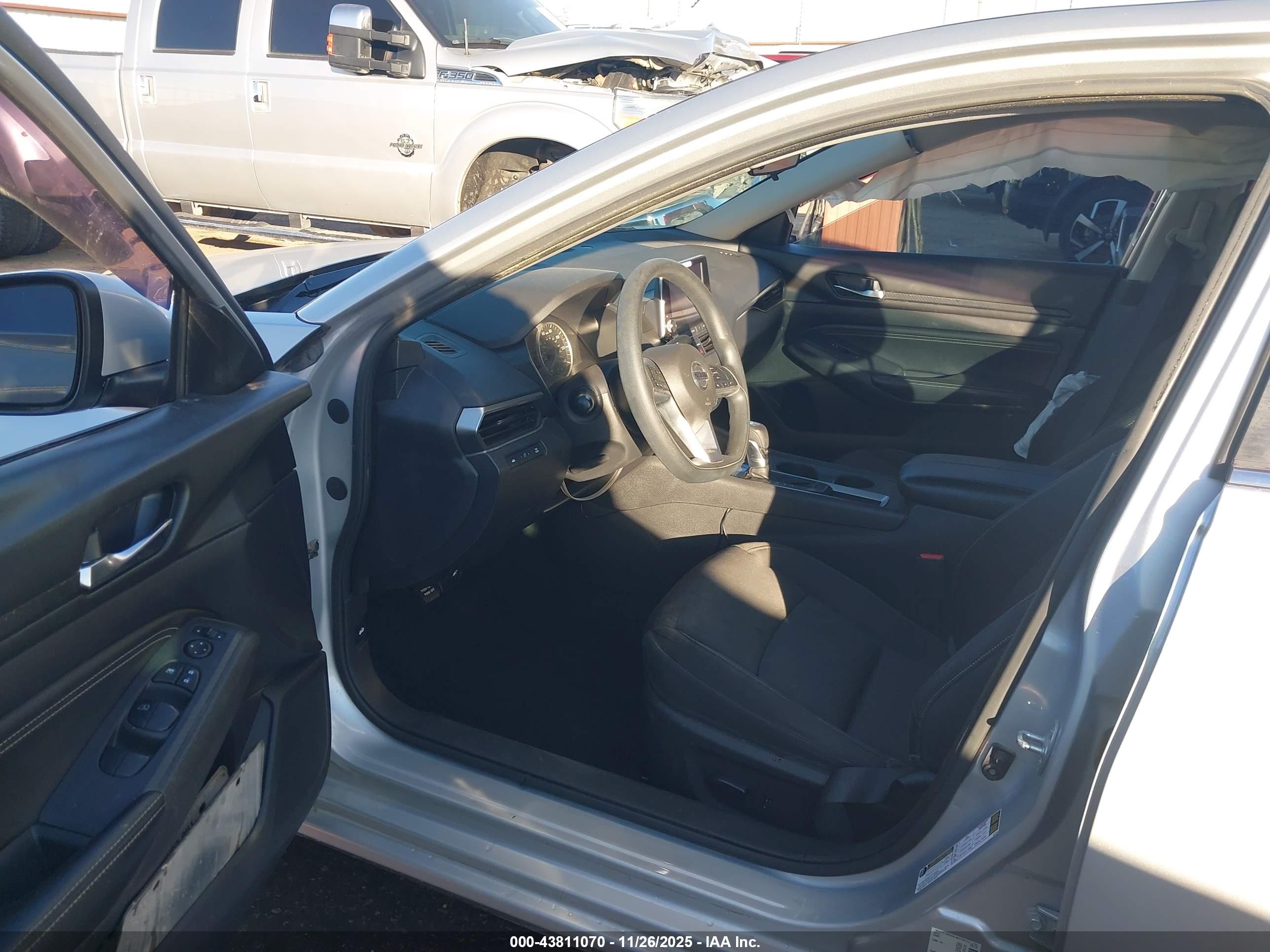 NISSAN ALTIMA image 5