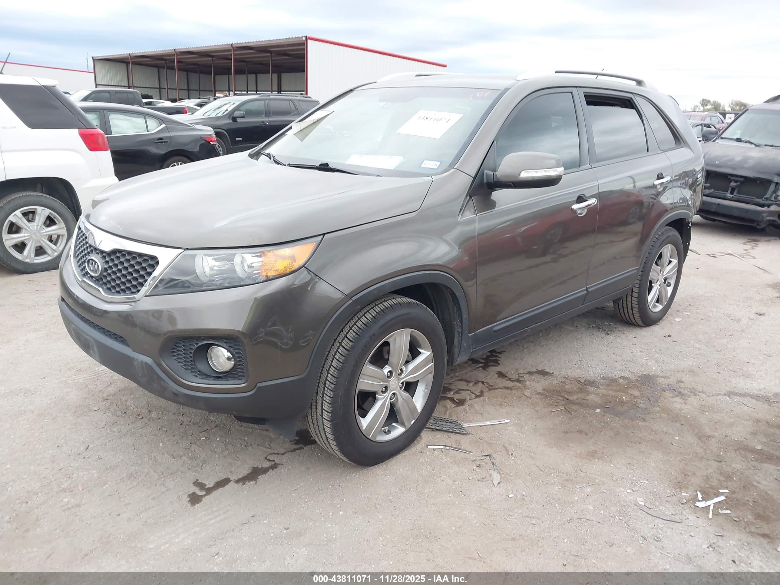 KIA SORENTO image 2