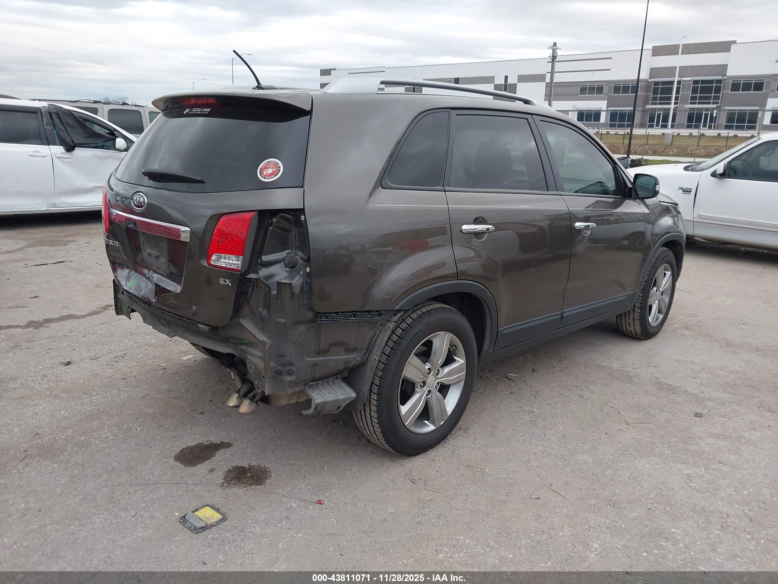 KIA SORENTO image 4