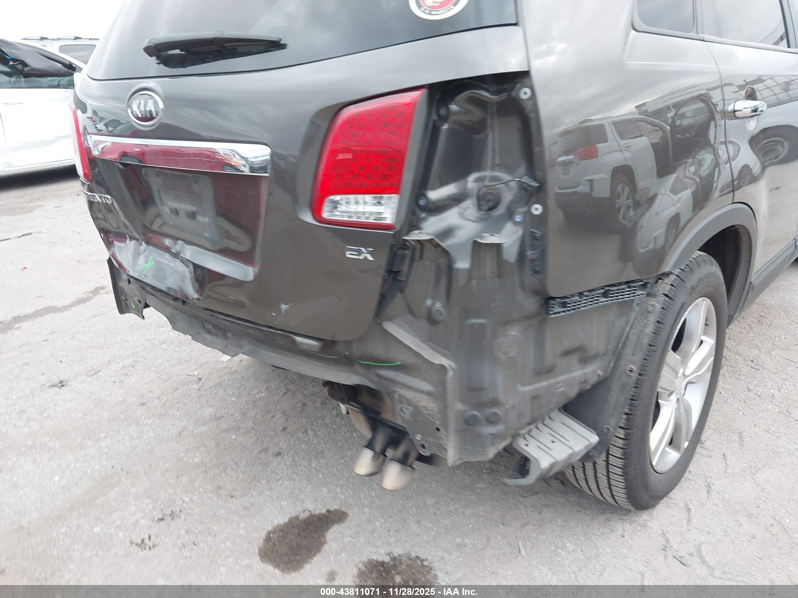 KIA SORENTO image 6