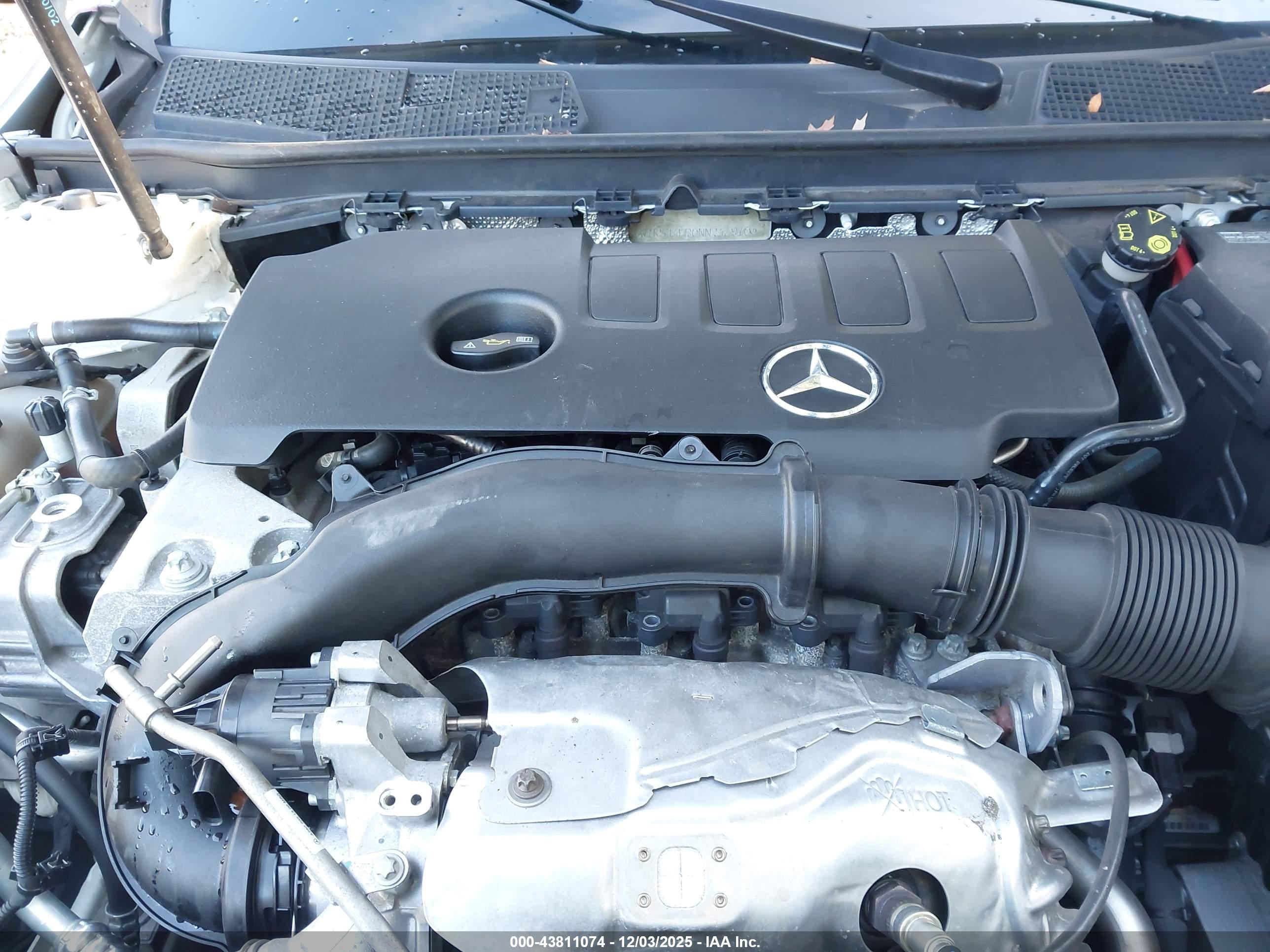 MERCEDES-BENZ CLA image 10