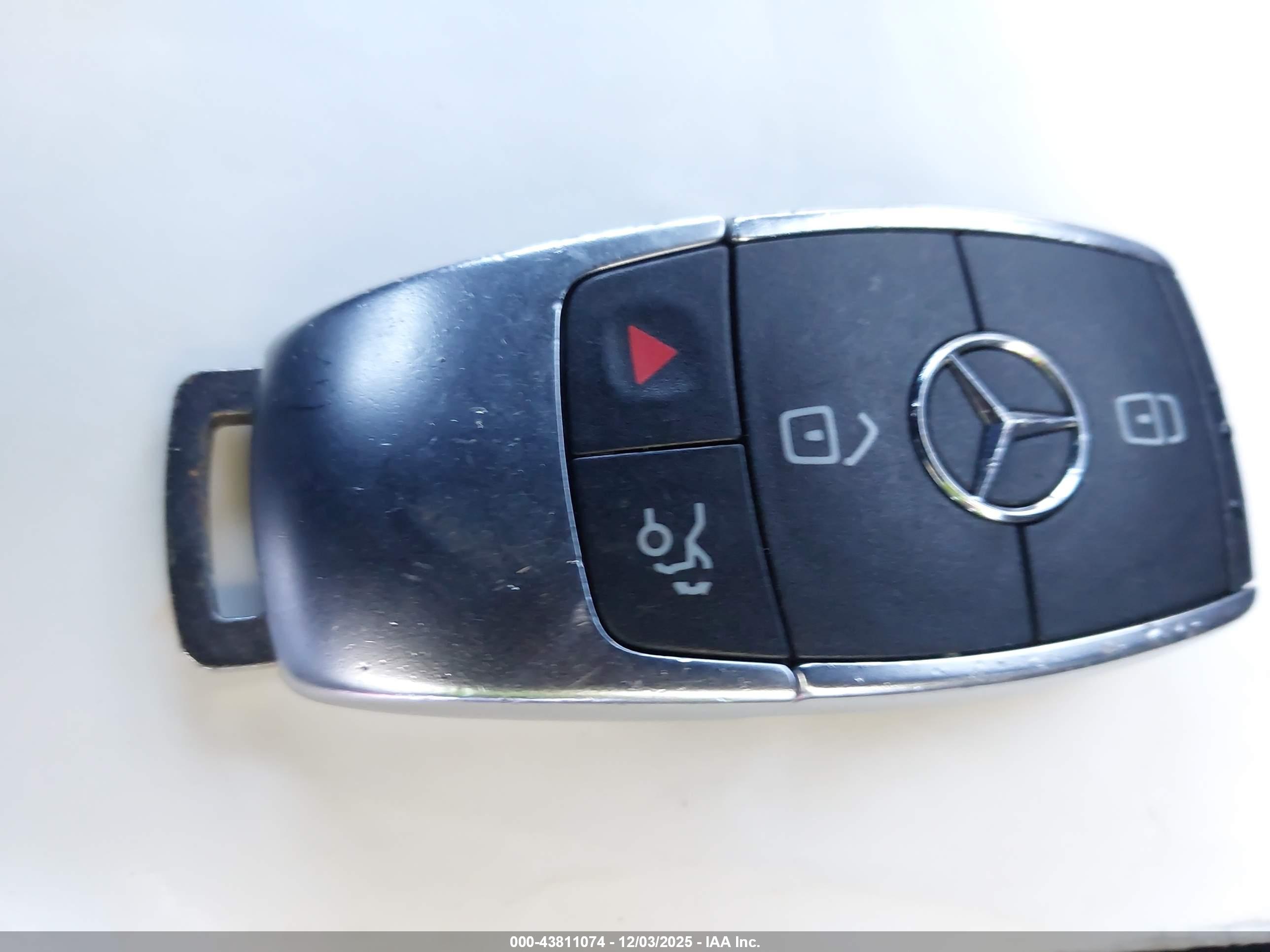 MERCEDES-BENZ CLA image 11