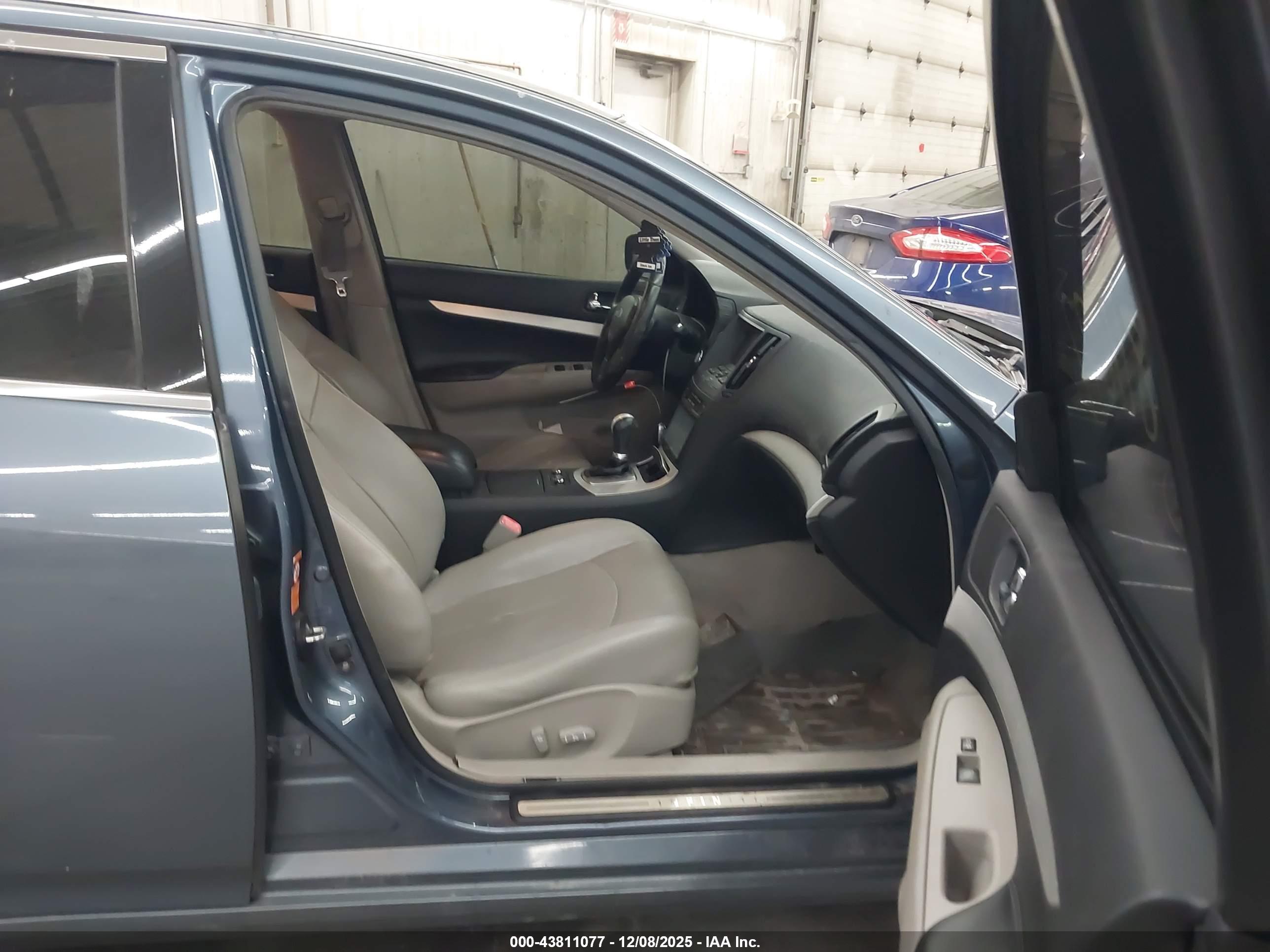 INFINITI G37X image 5