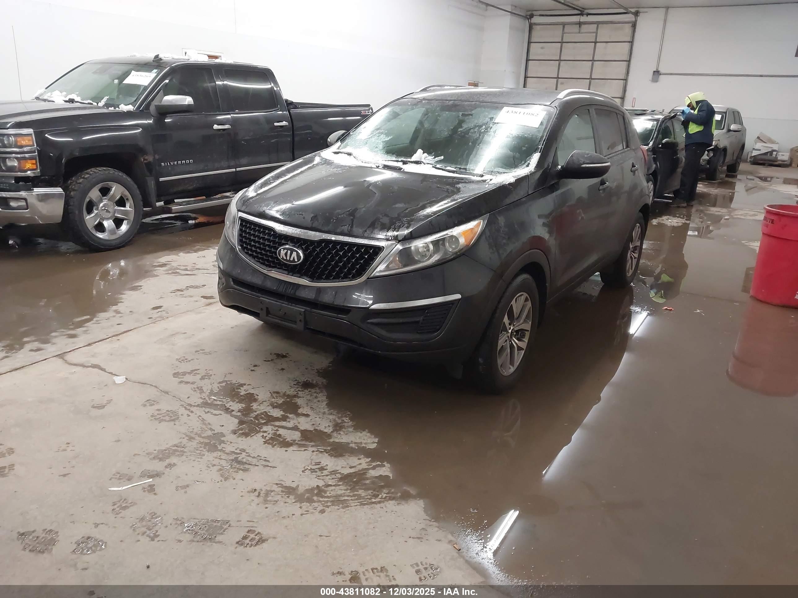 KIA SPORTAGE image 2
