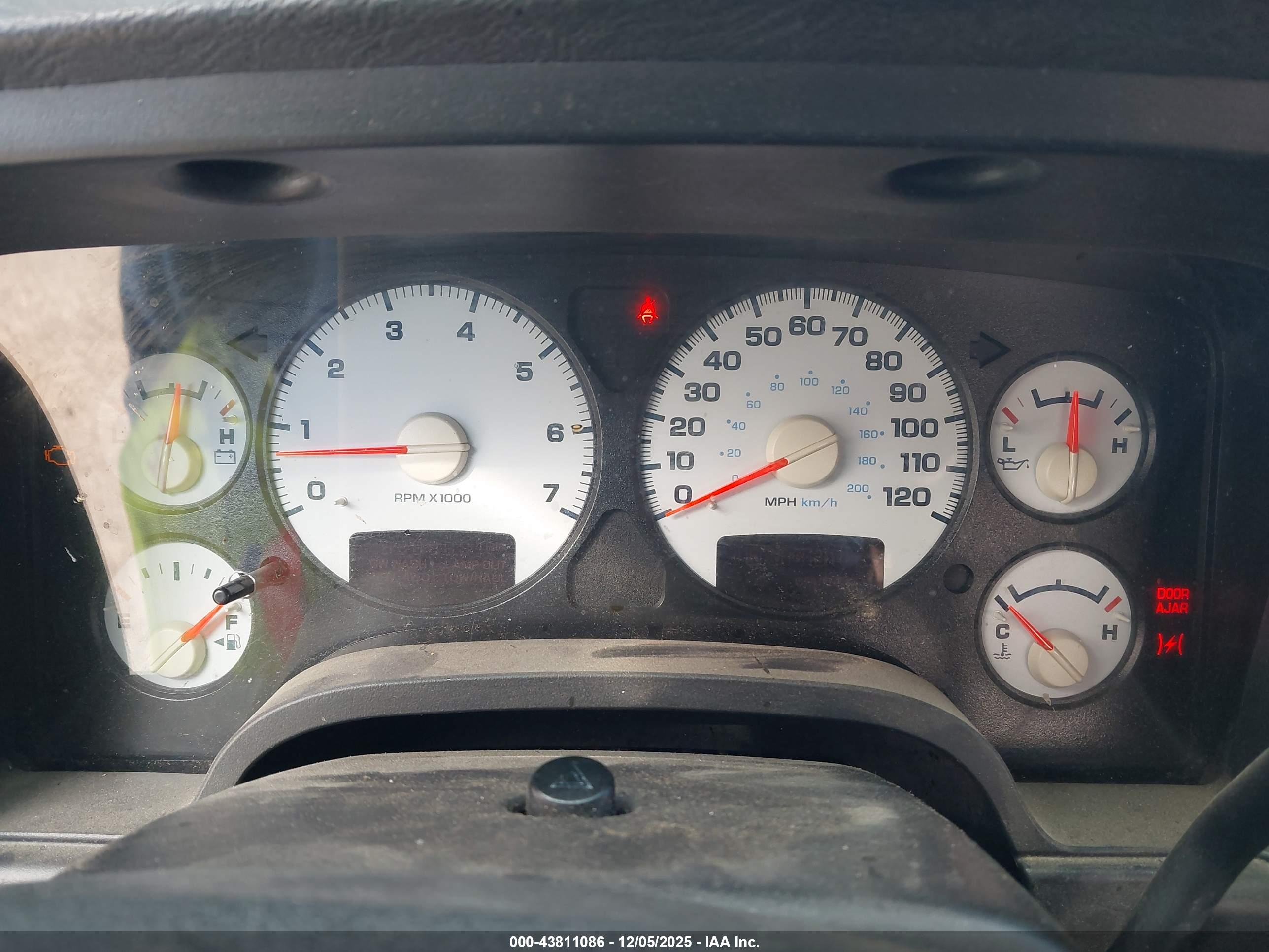DODGE RAM image 7