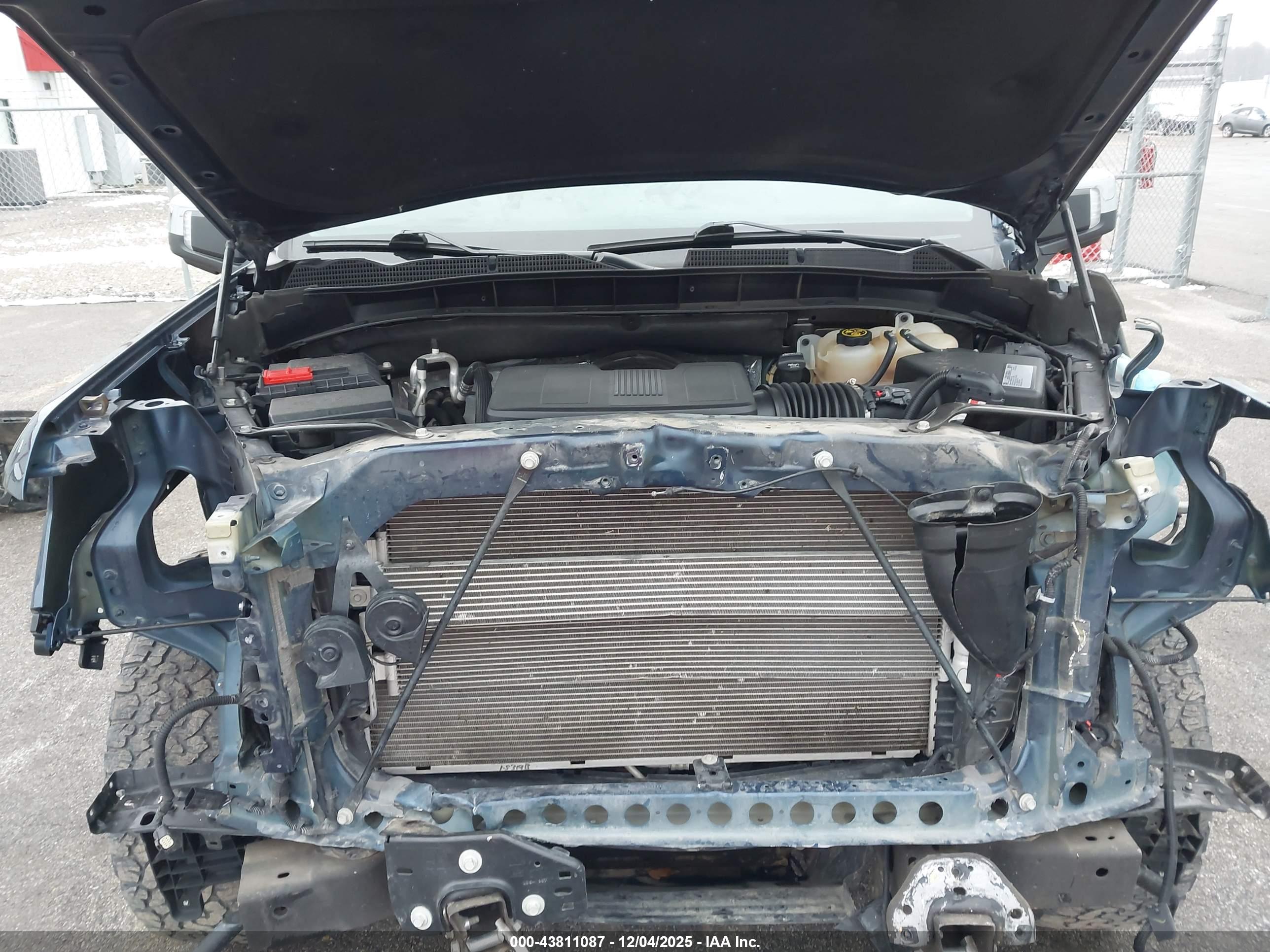 GMC SIERRA image 10