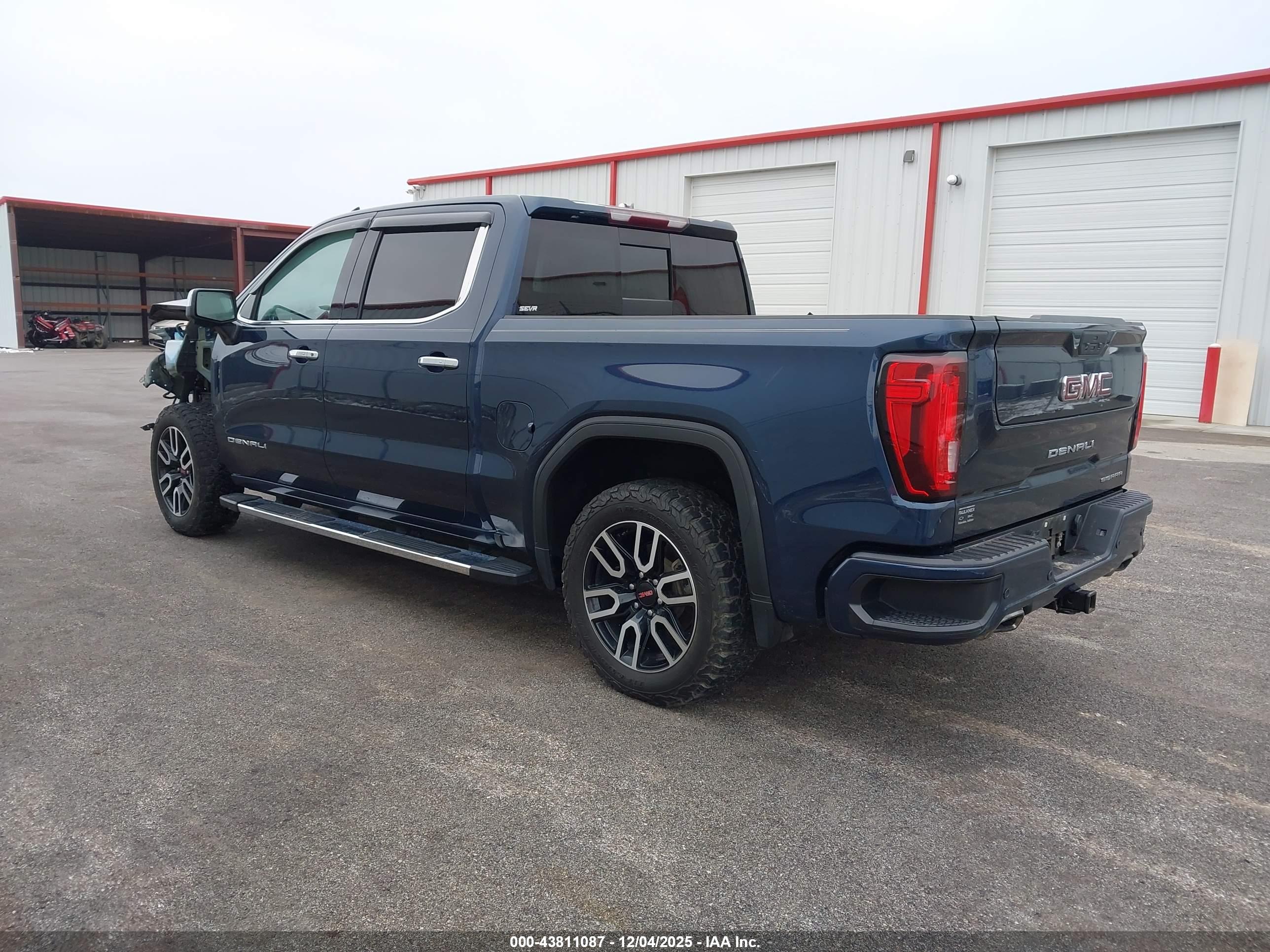 GMC SIERRA image 3