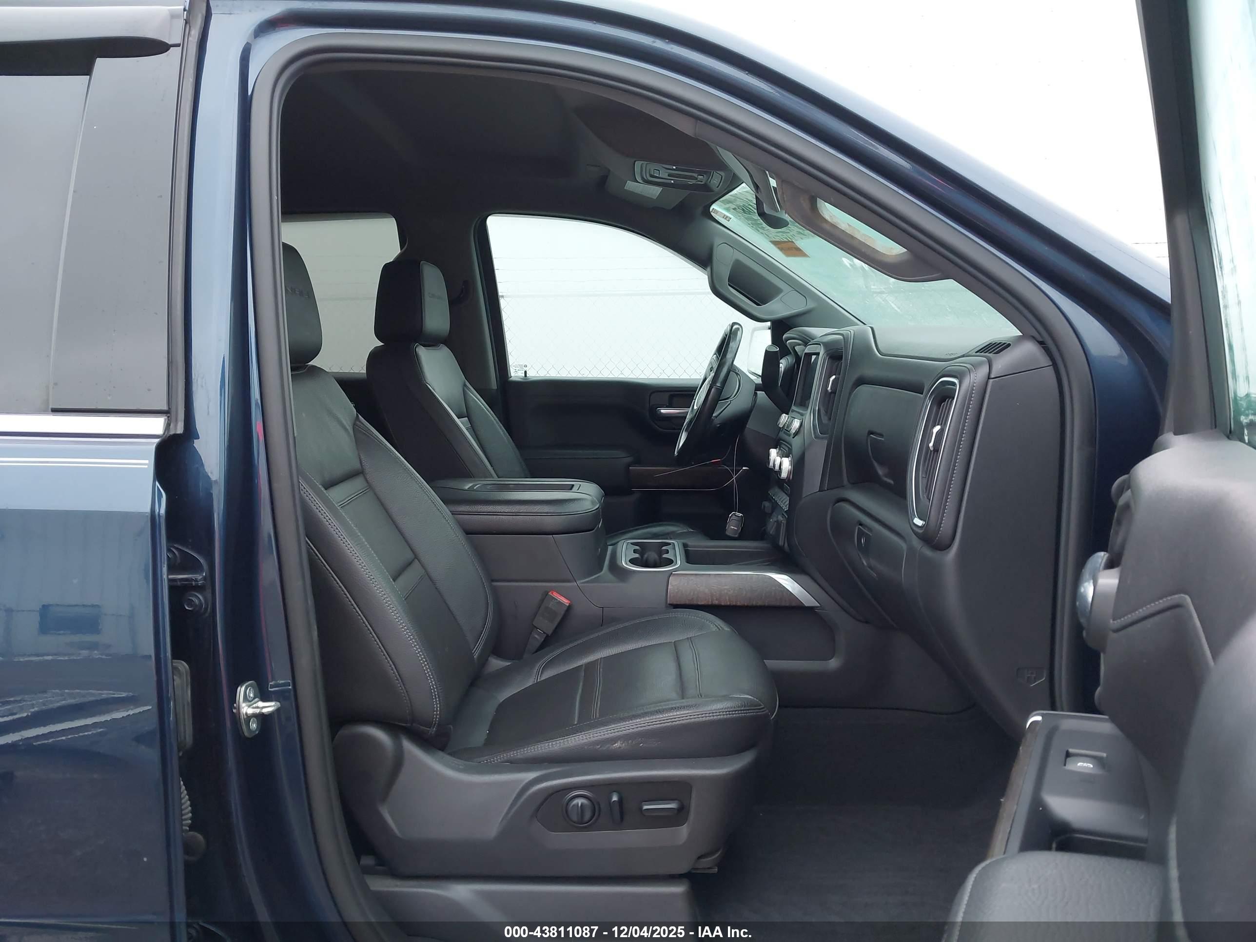 GMC SIERRA image 5