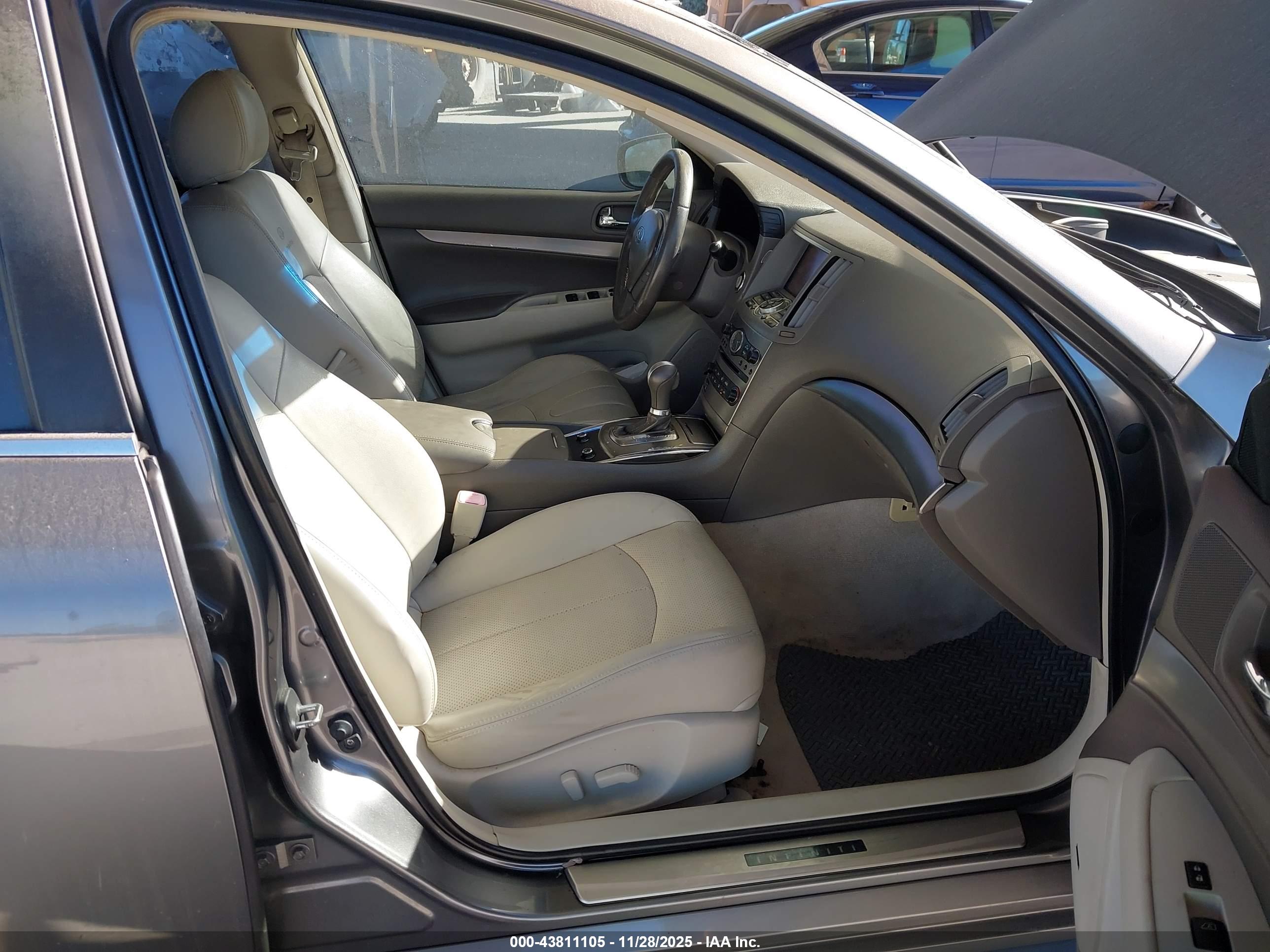 INFINITI G37 image 5