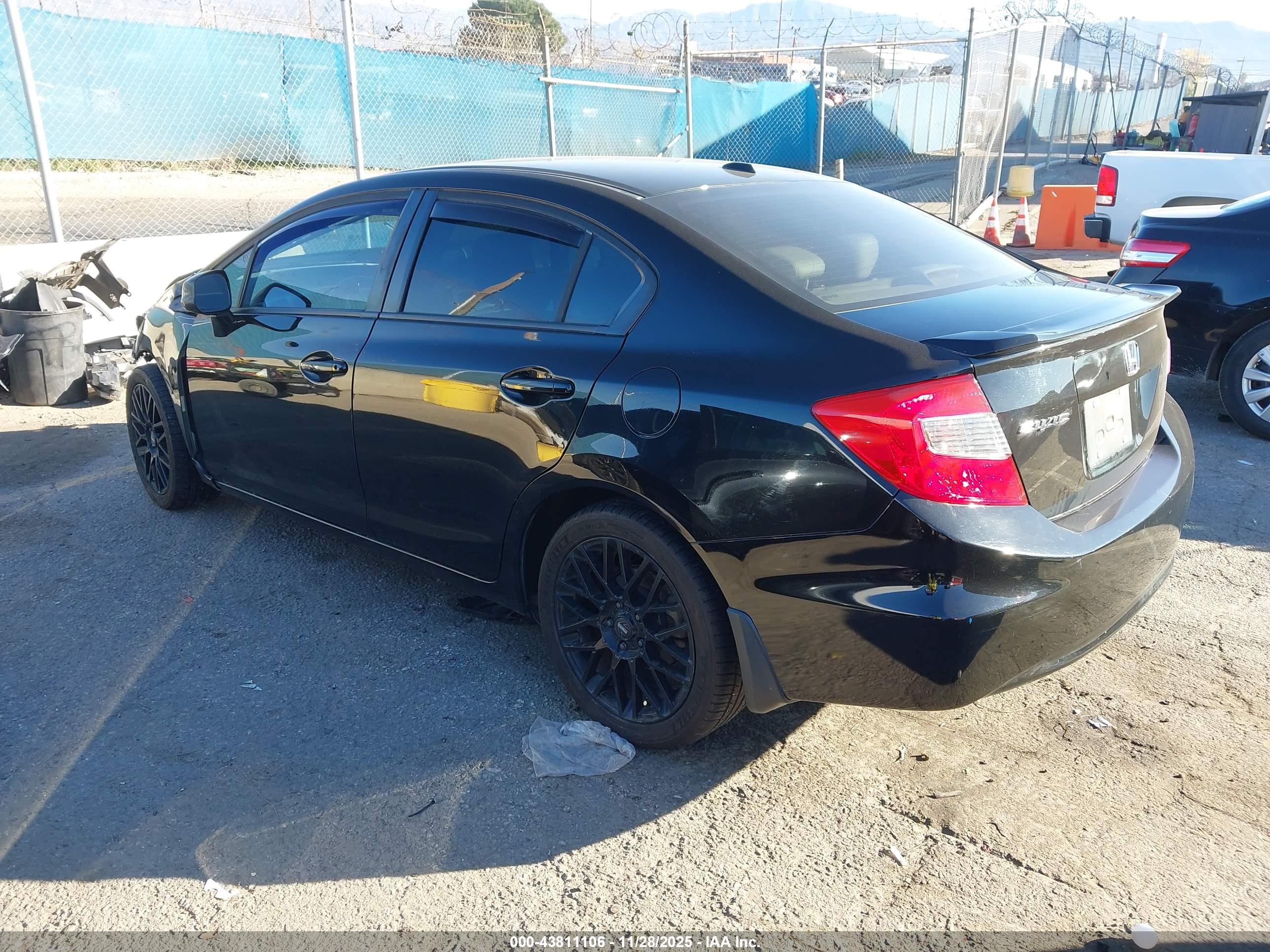 HONDA CIVIC image 3