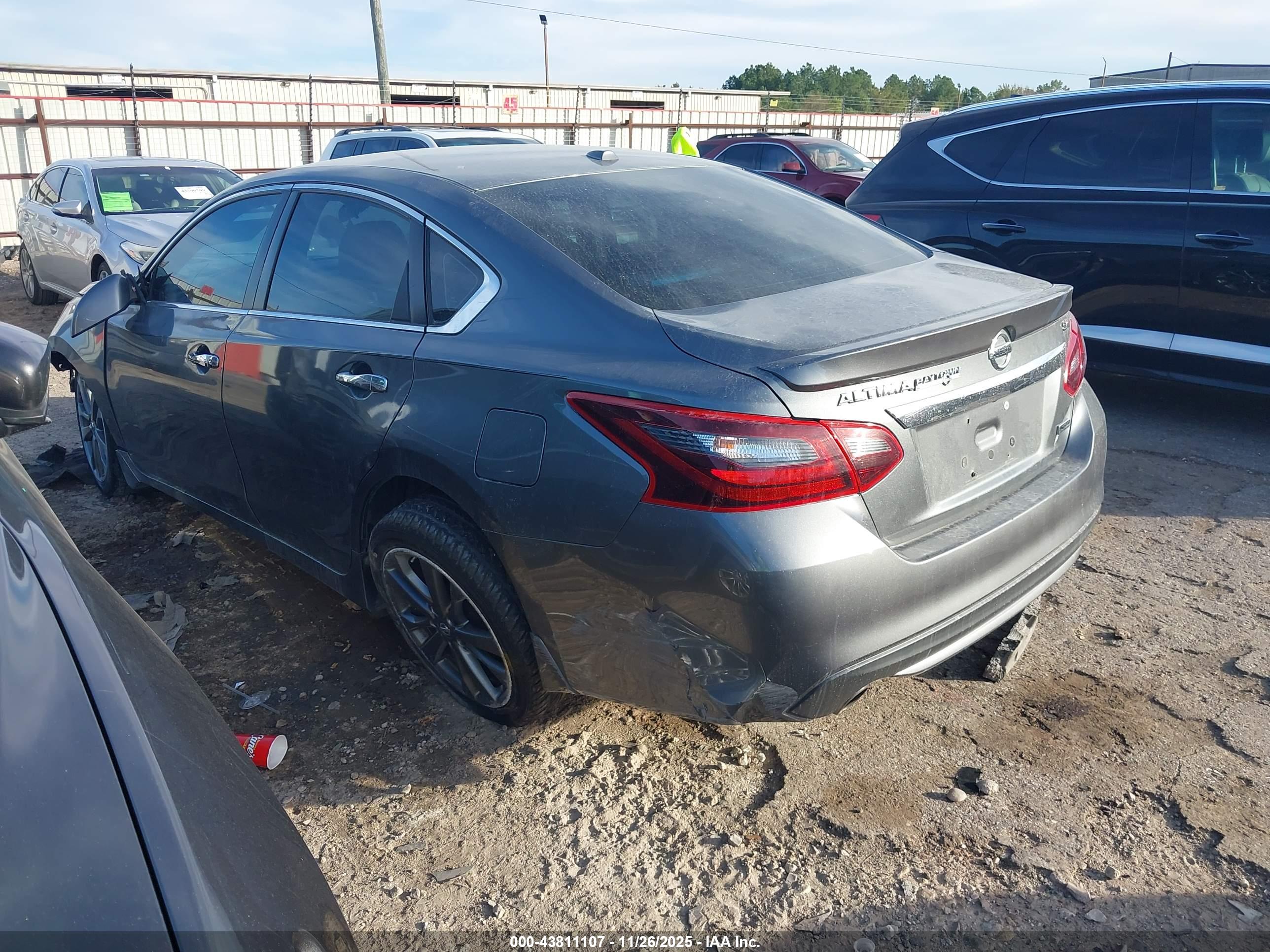 NISSAN ALTIMA image 3