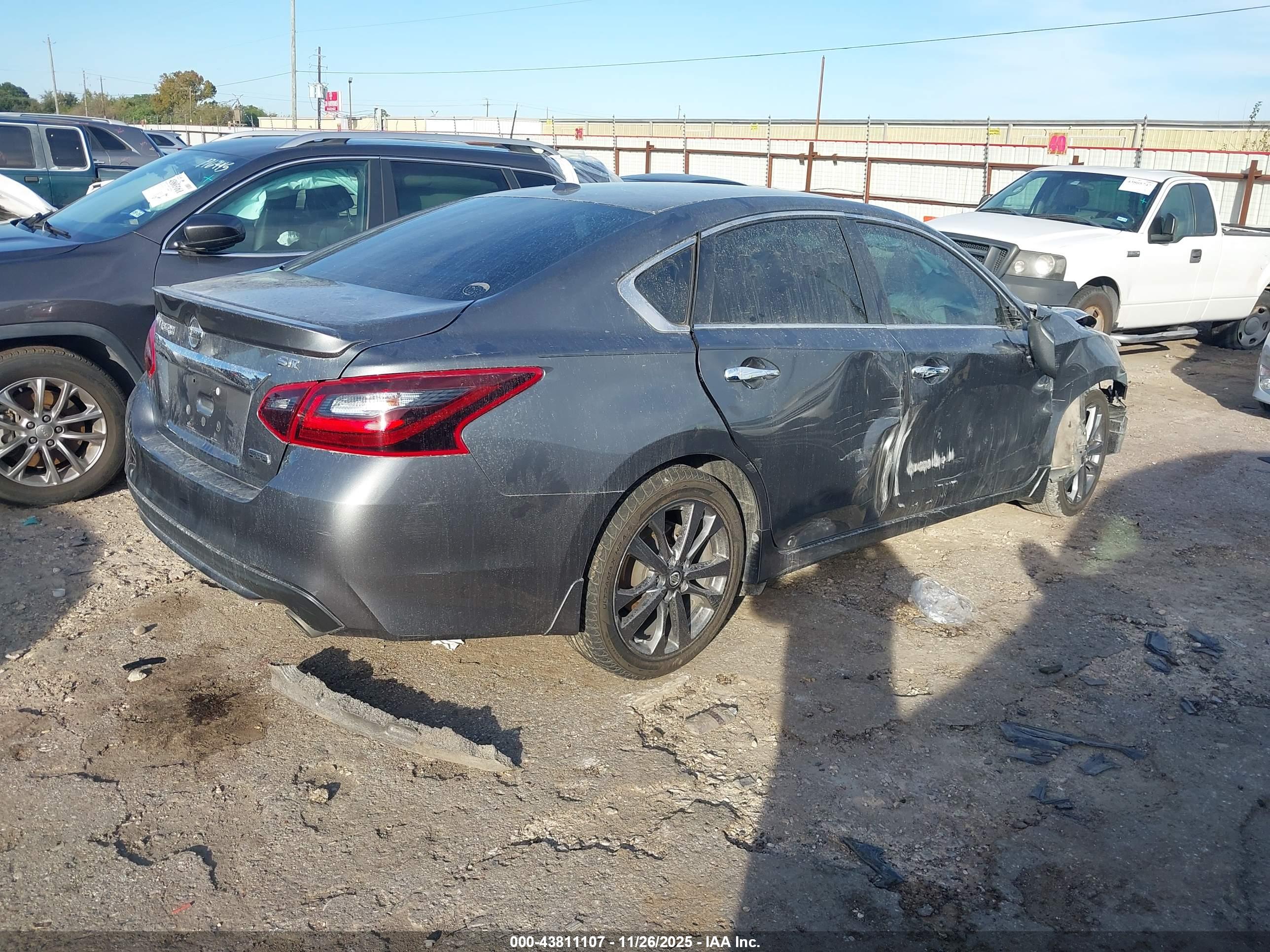 NISSAN ALTIMA image 4