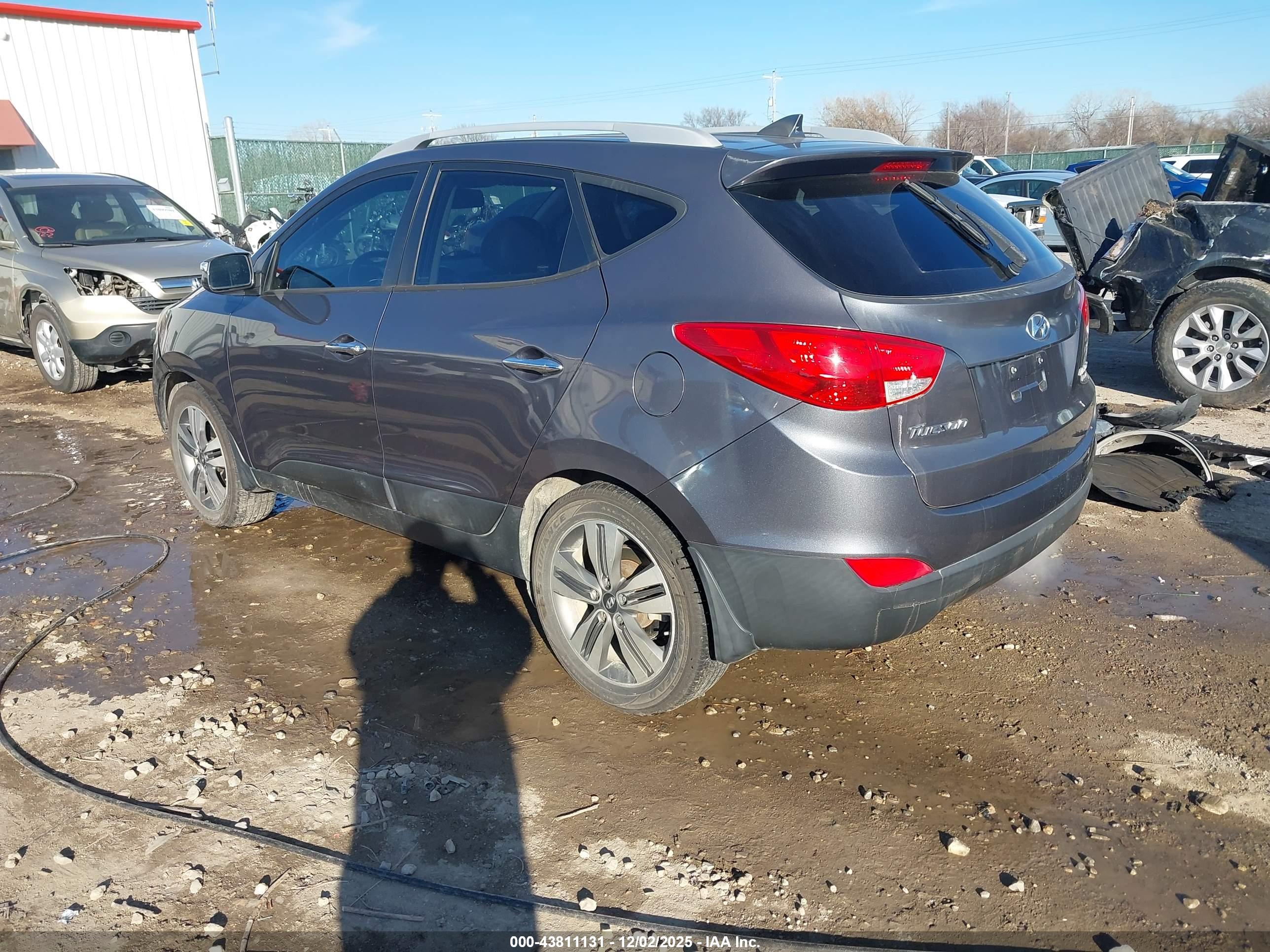 HYUNDAI TUCSON image 3