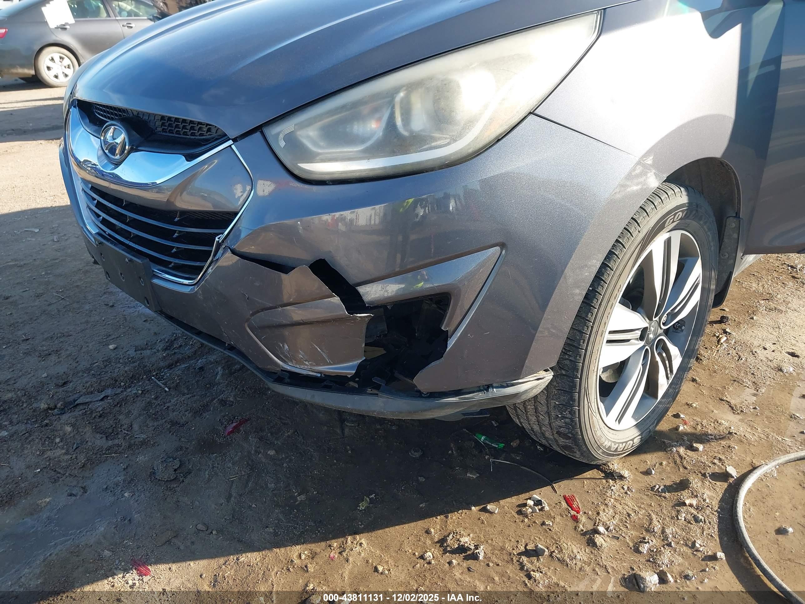 HYUNDAI TUCSON image 6