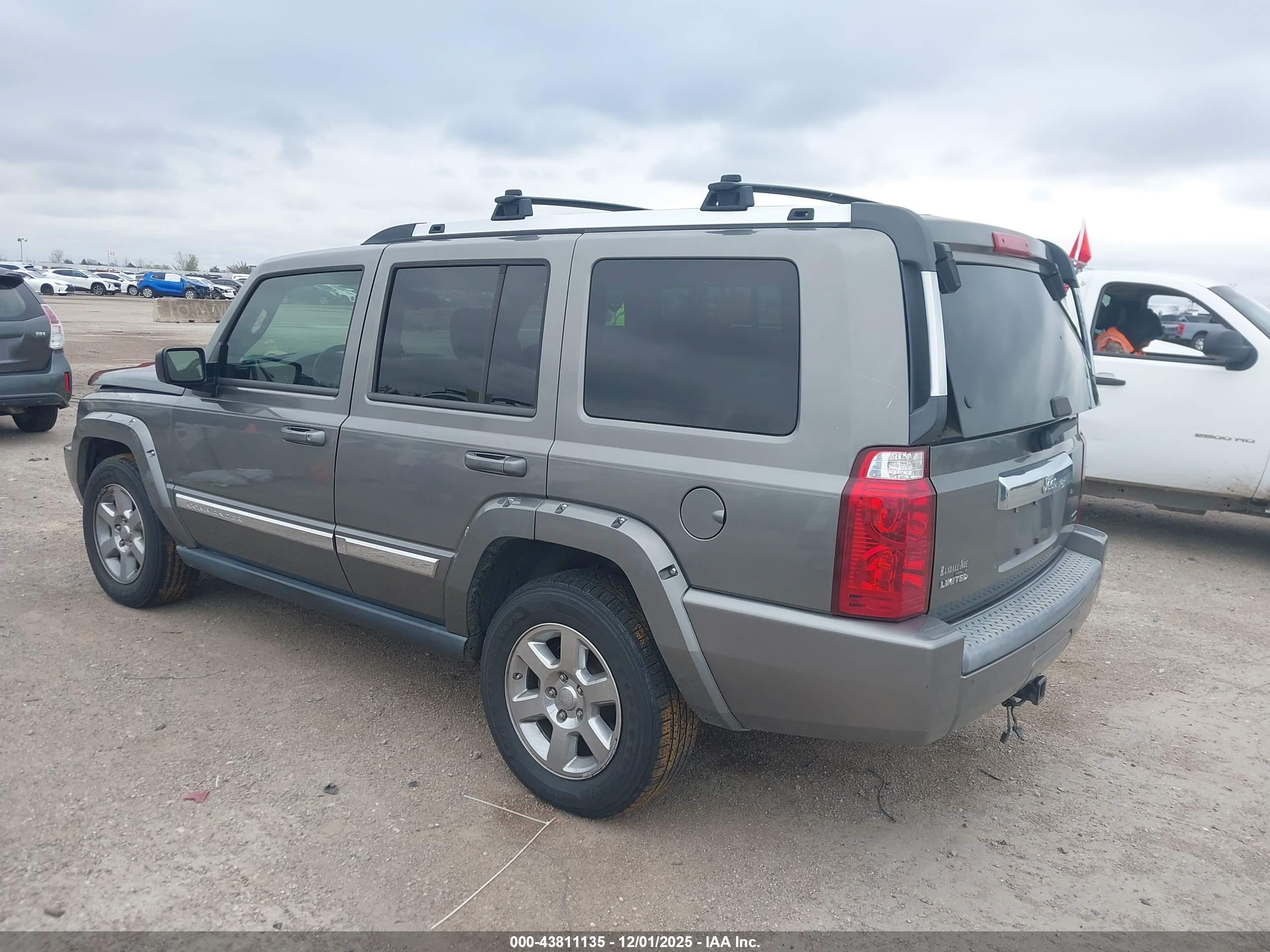 JEEP COMMANDER image 3