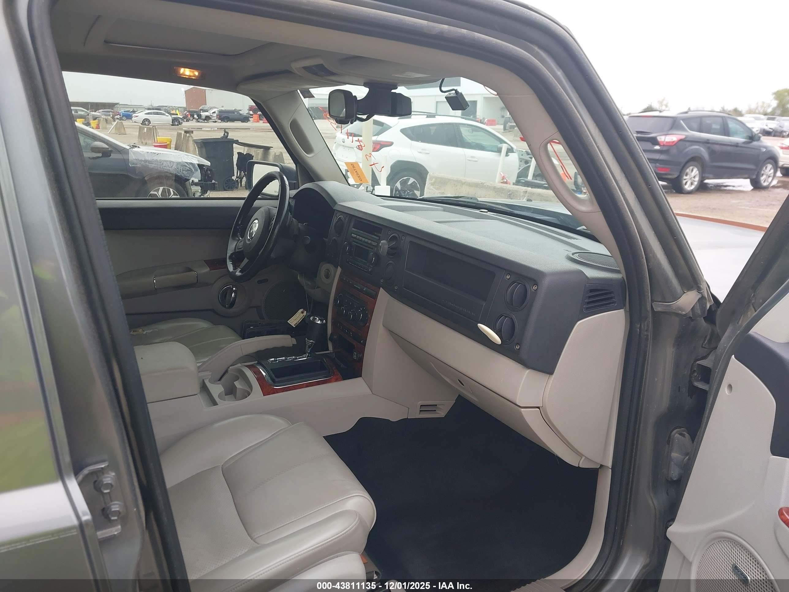 JEEP COMMANDER image 5