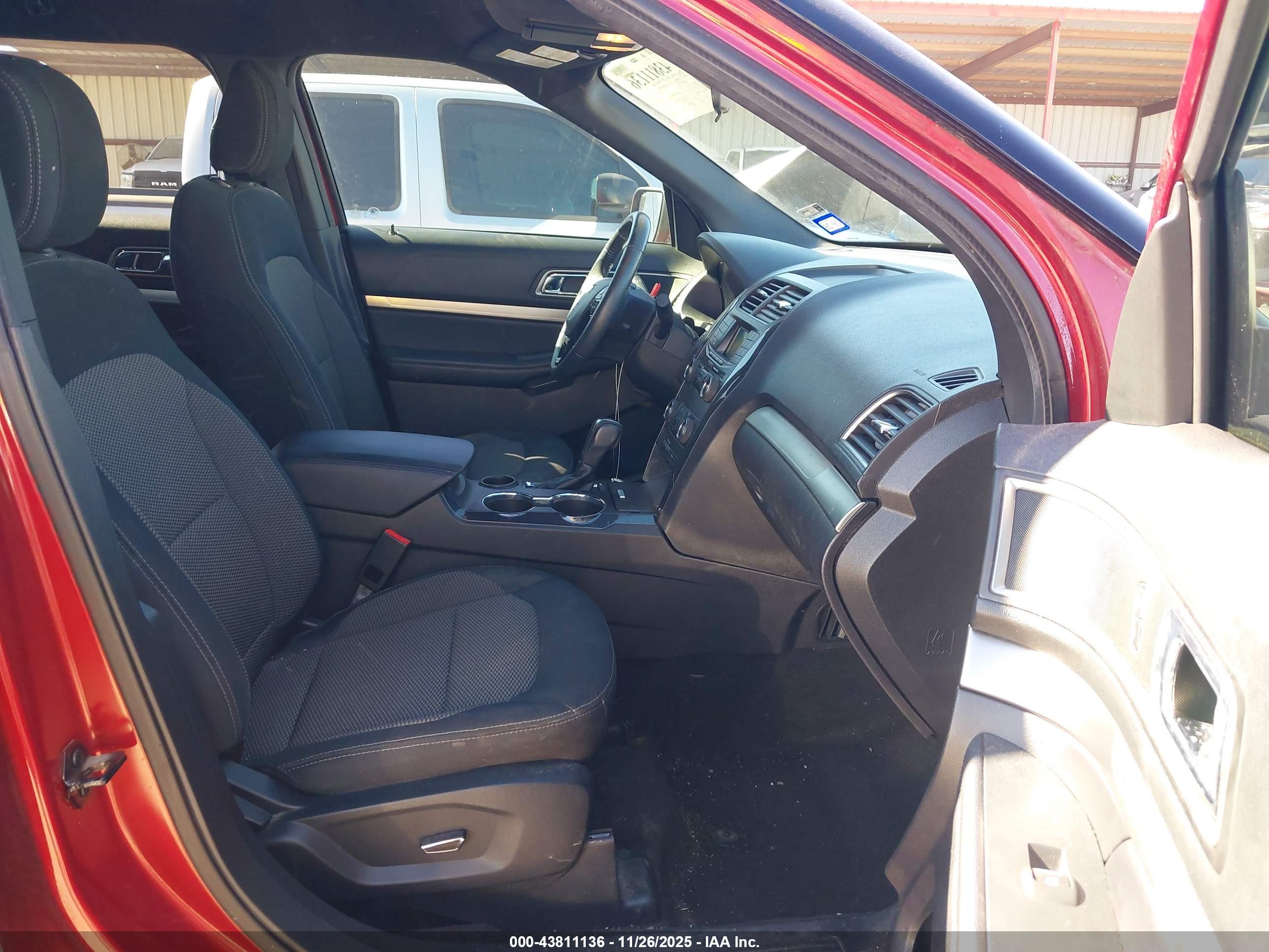 FORD EXPLORER image 5