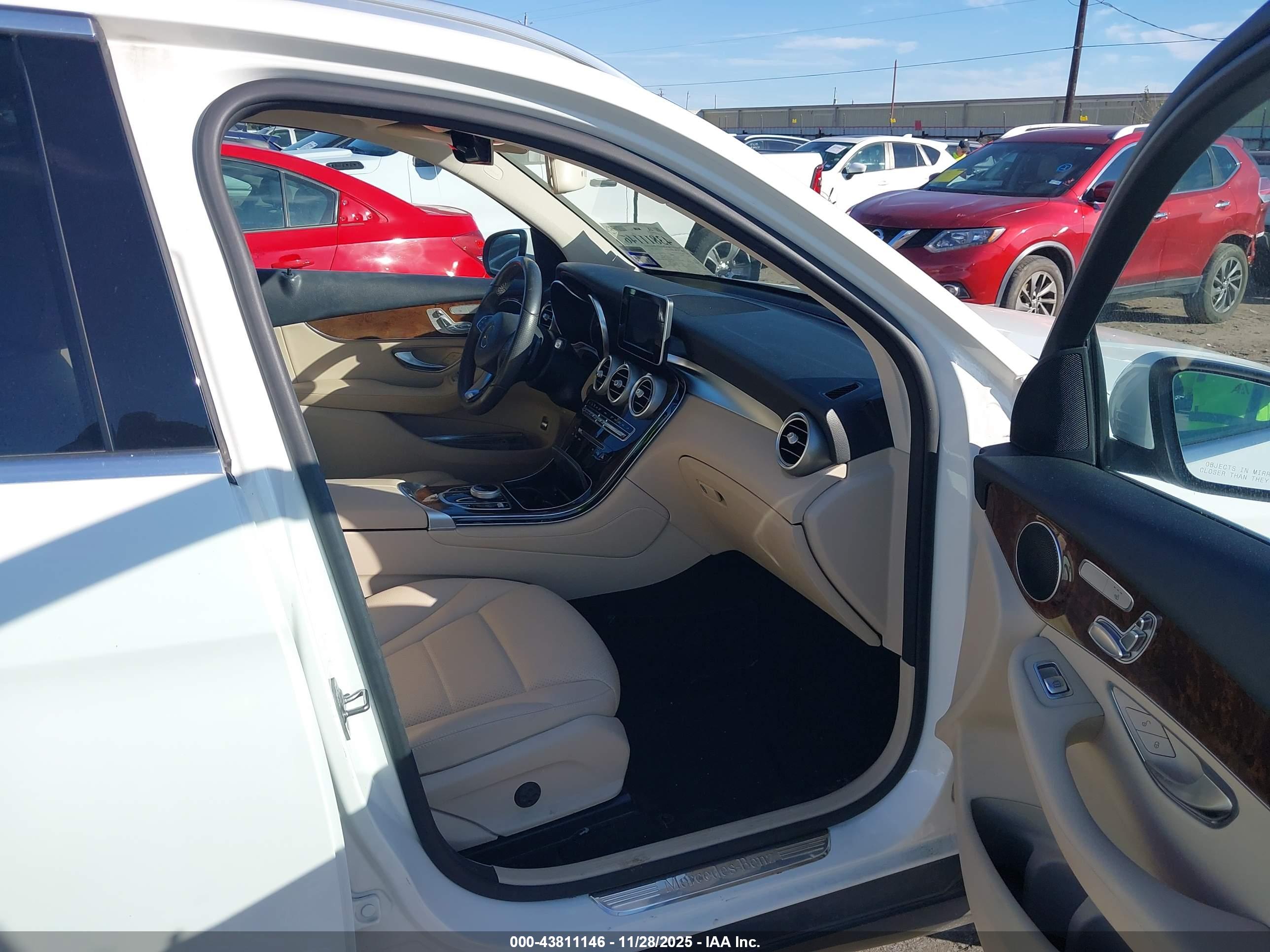 MERCEDES-BENZ GLC image 5