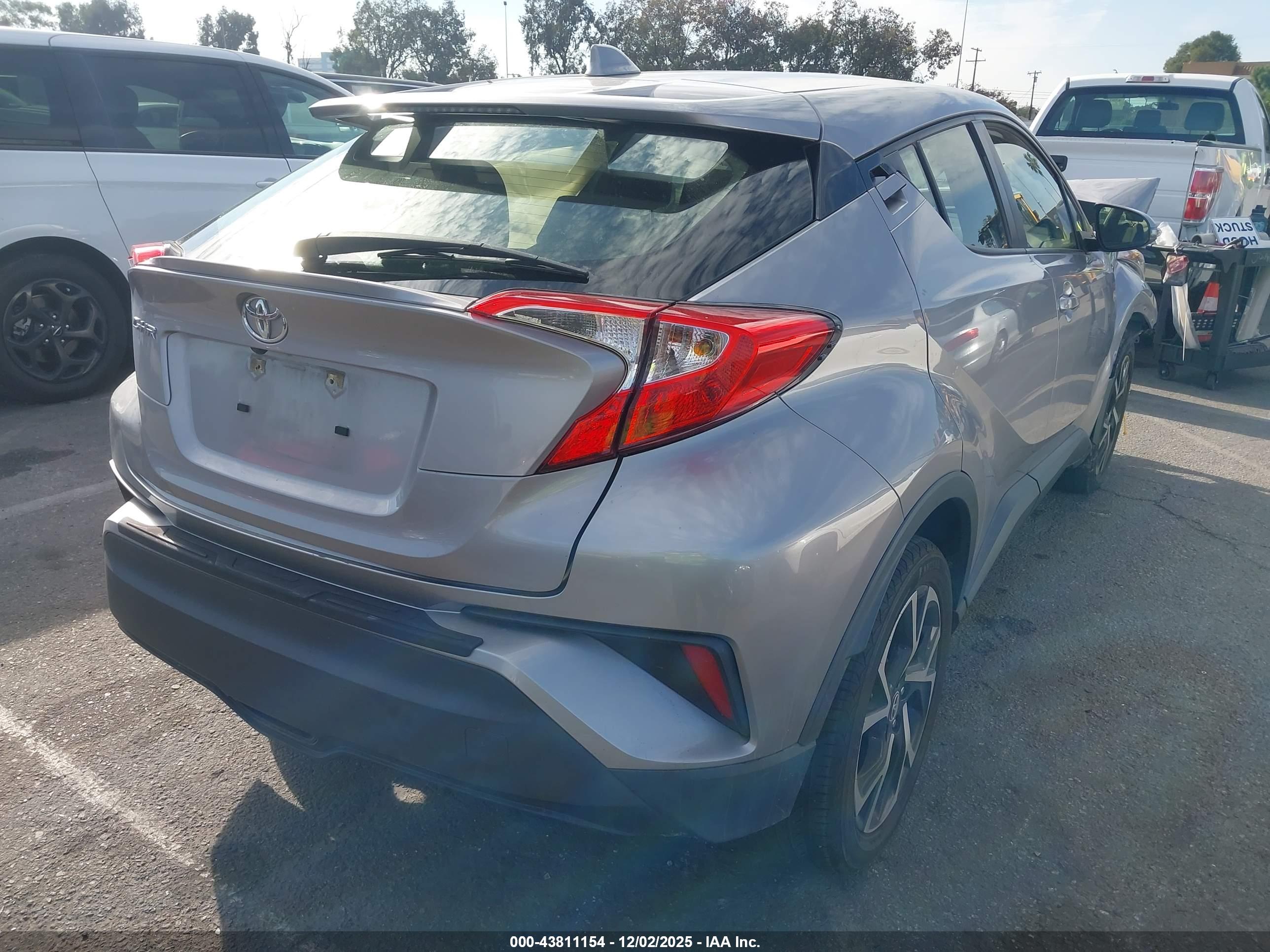 TOYOTA C-HR image 4