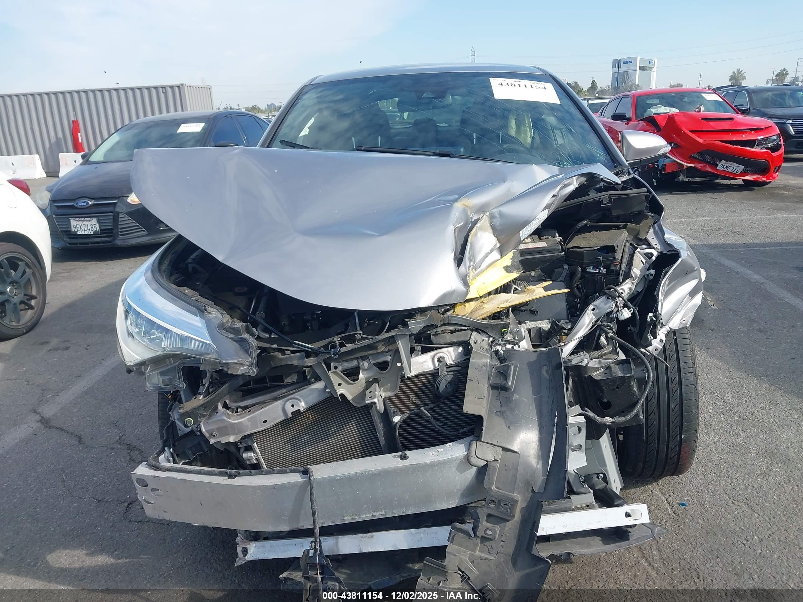 TOYOTA C-HR image 6