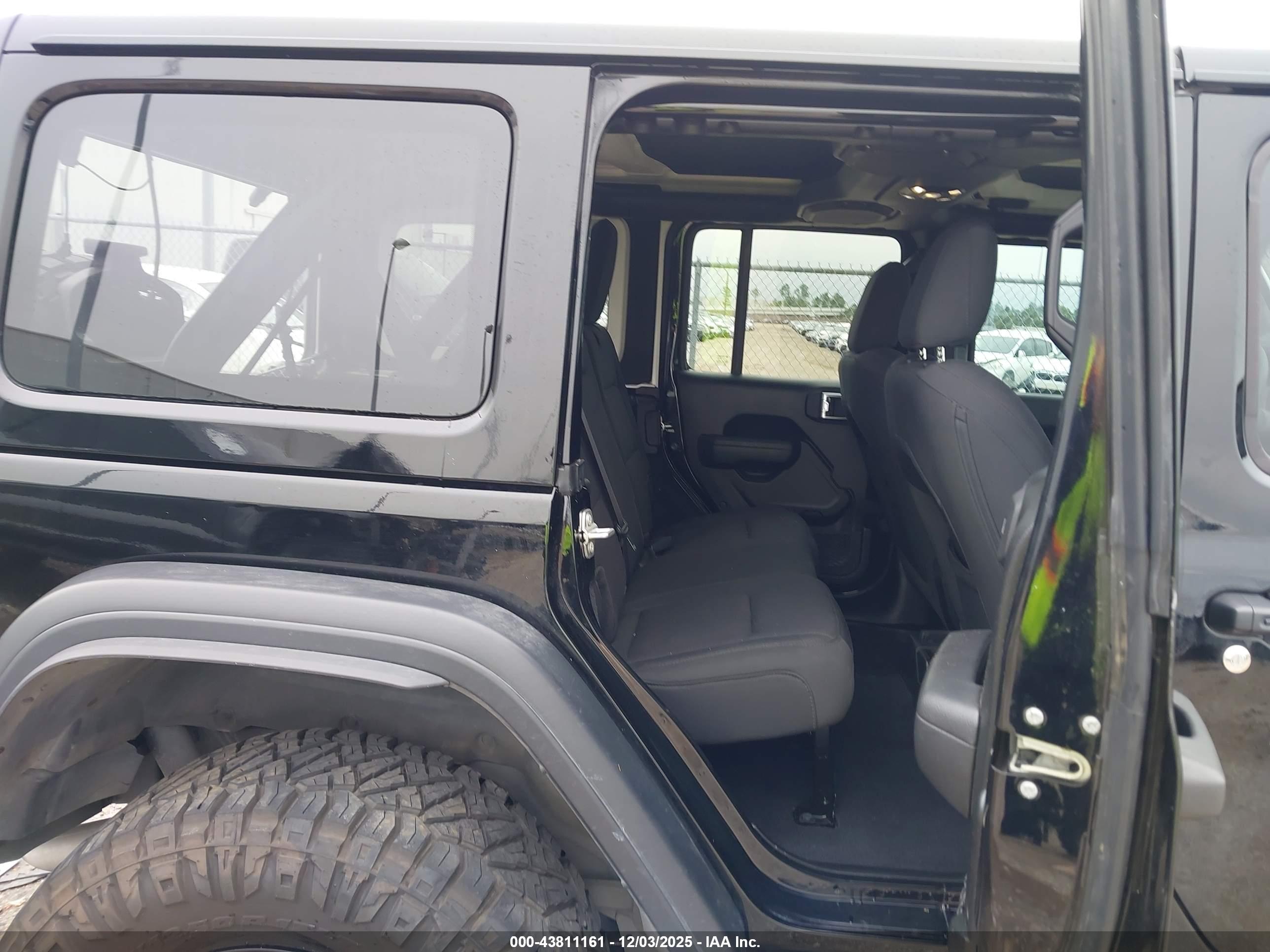 JEEP WRANGLER image 8