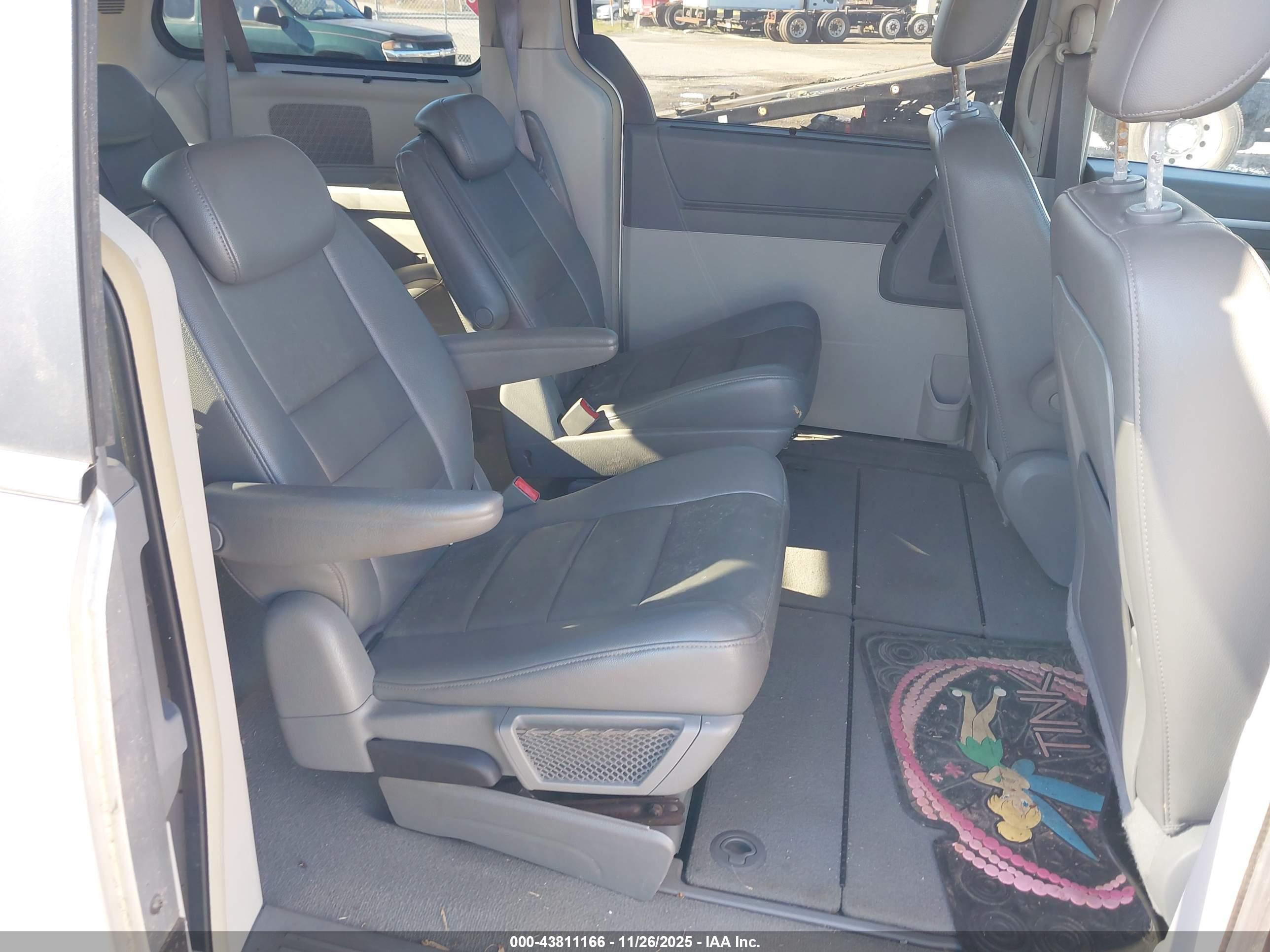 DODGE GRAND image 8