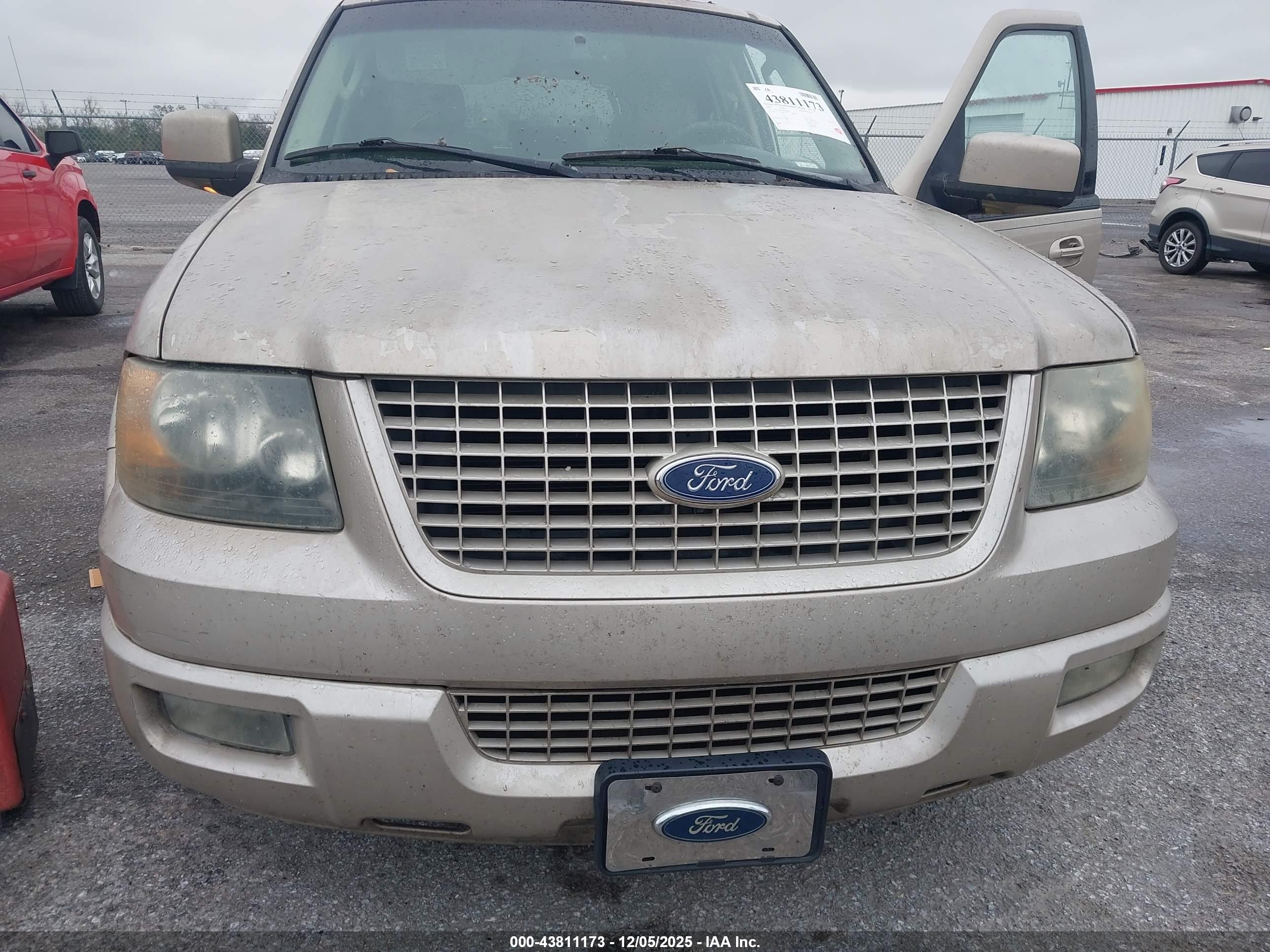 FORD EXPEDITION image 6
