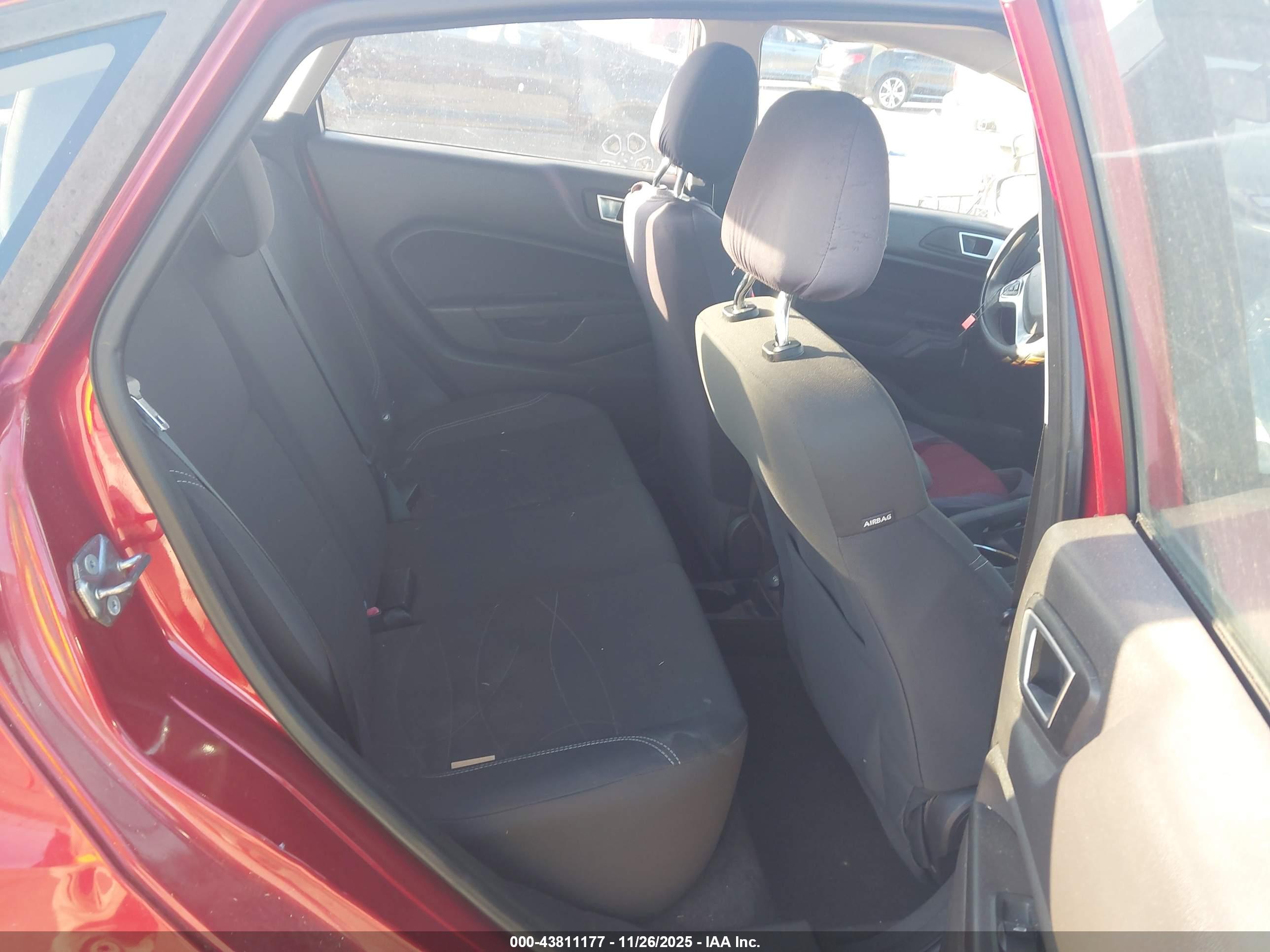 FORD FIESTA image 8