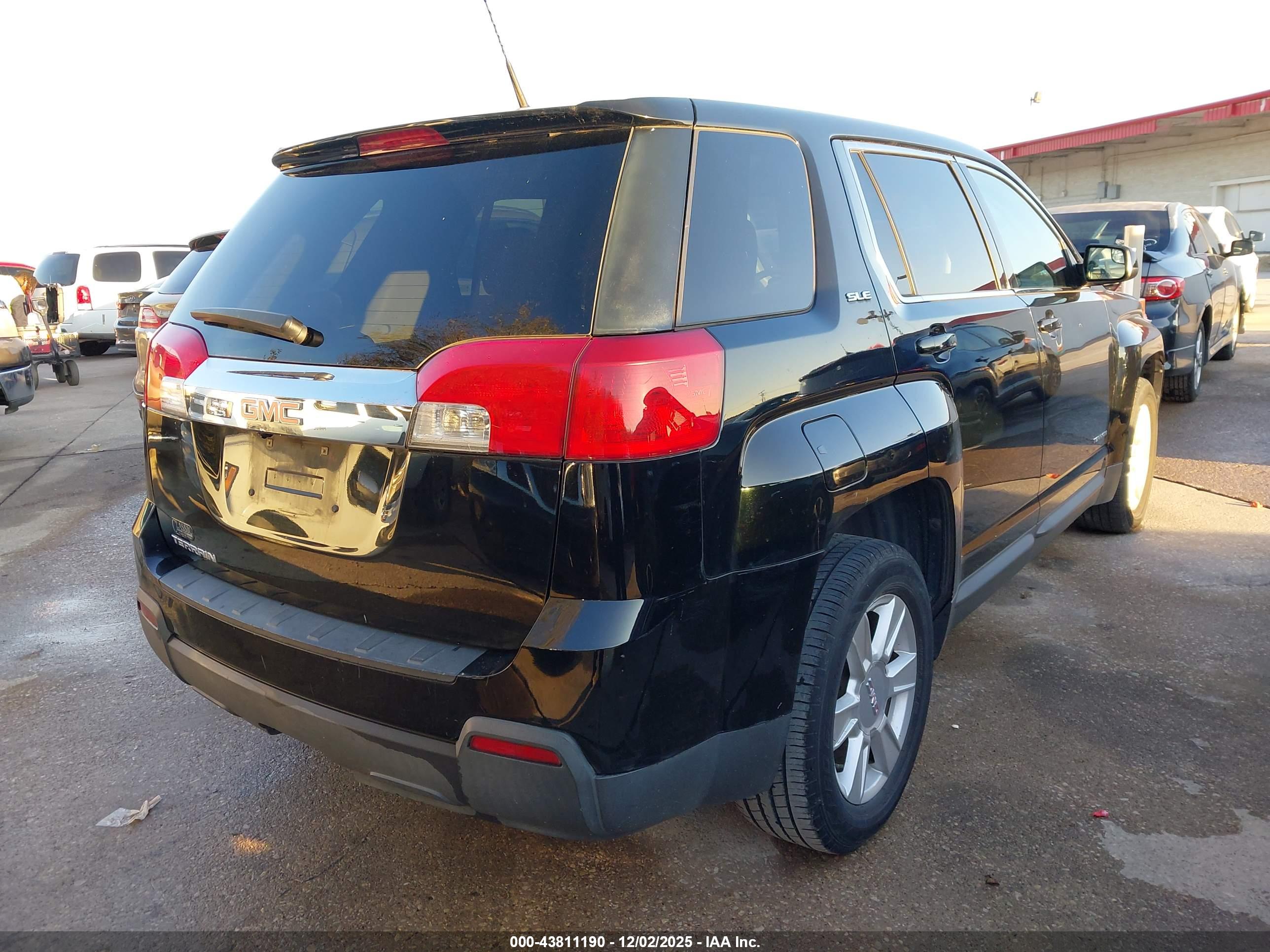 GMC TERRAIN image 4