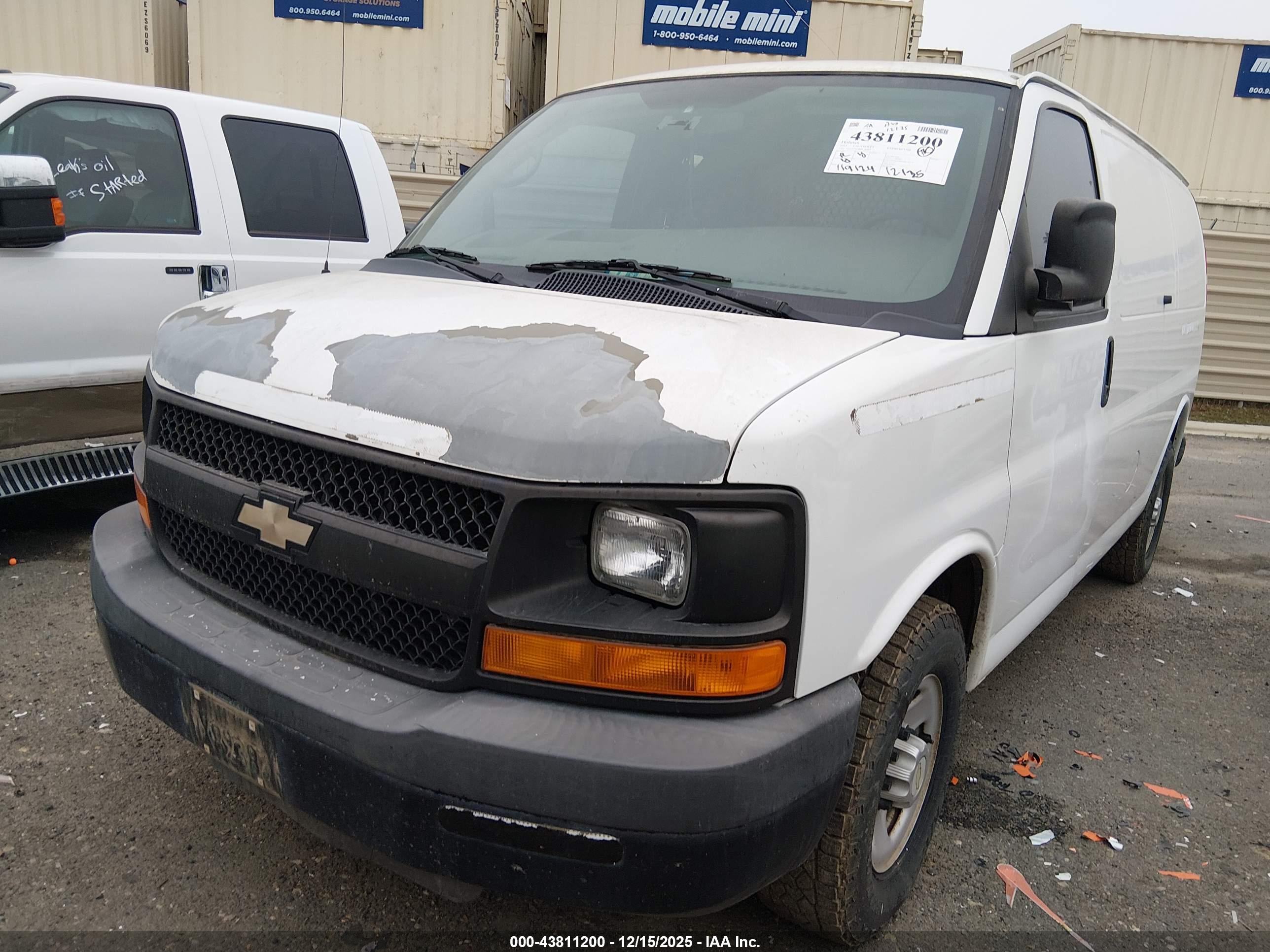 CHEVROLET EXPRESS image 2