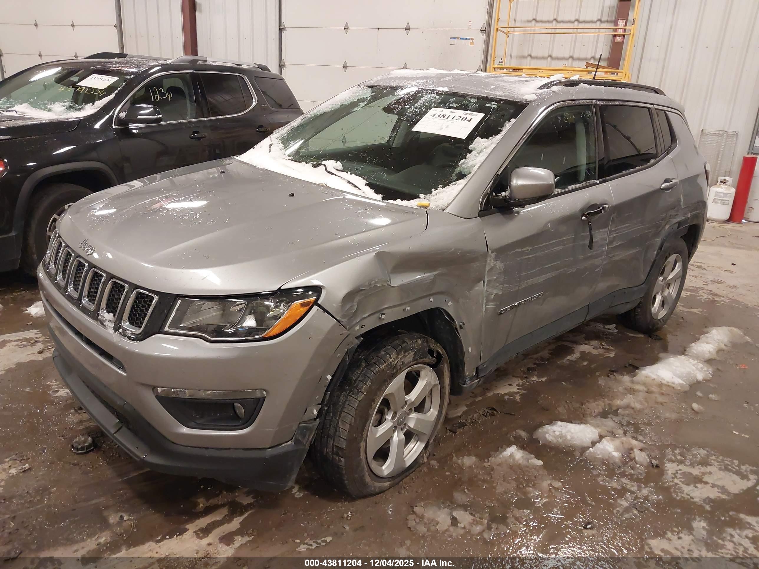 JEEP COMPASS image 2