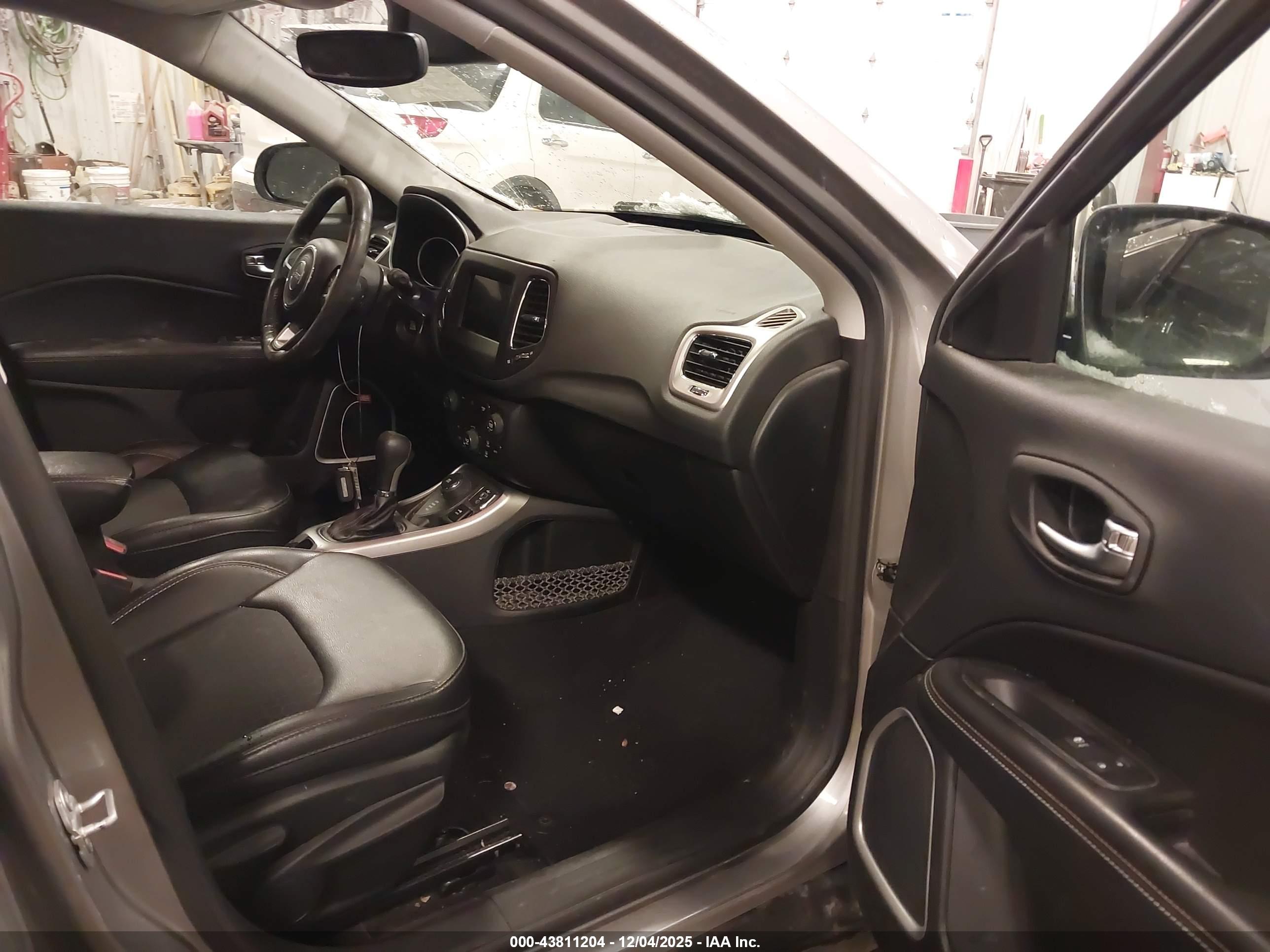 JEEP COMPASS image 5