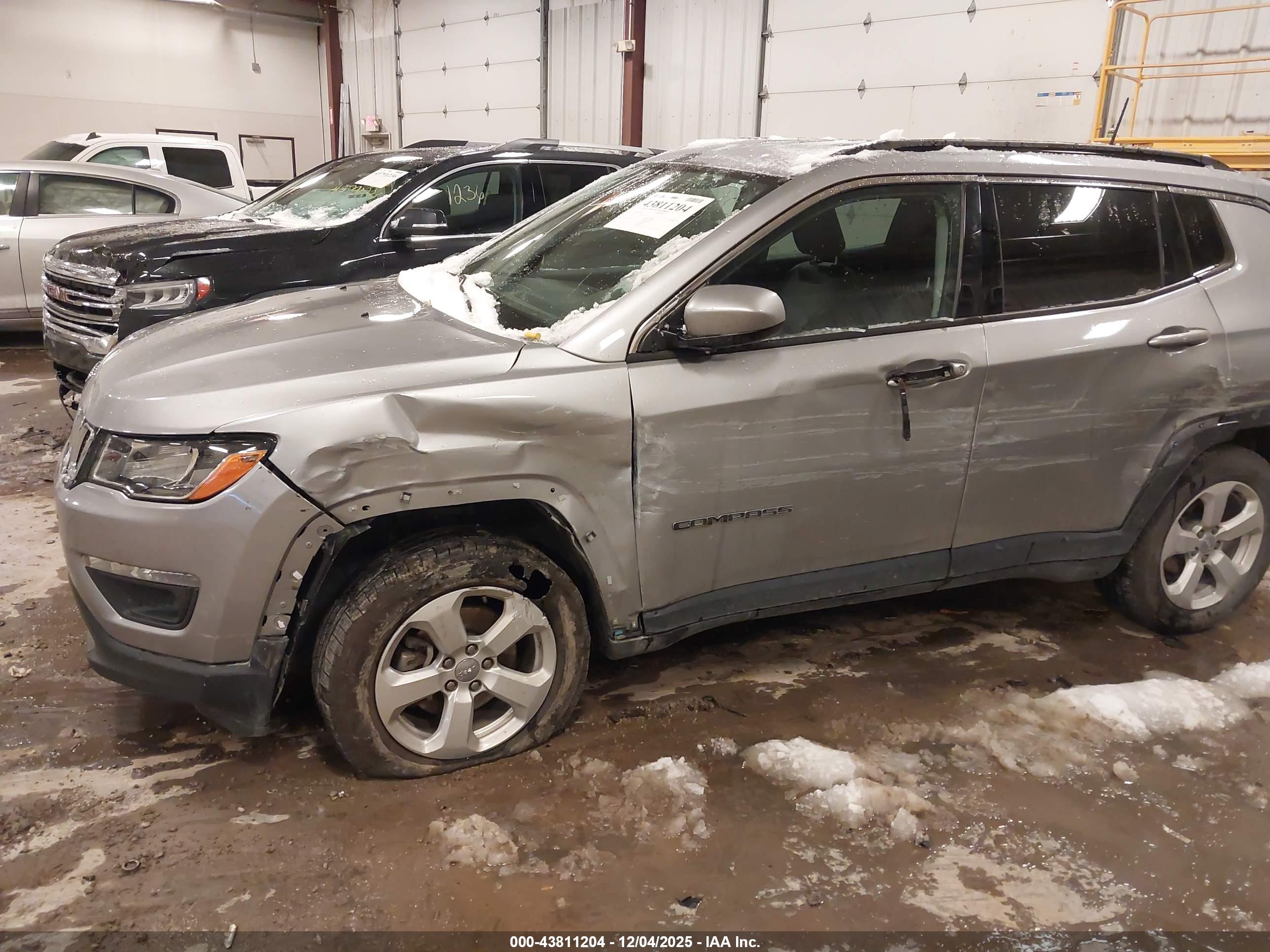 JEEP COMPASS image 6