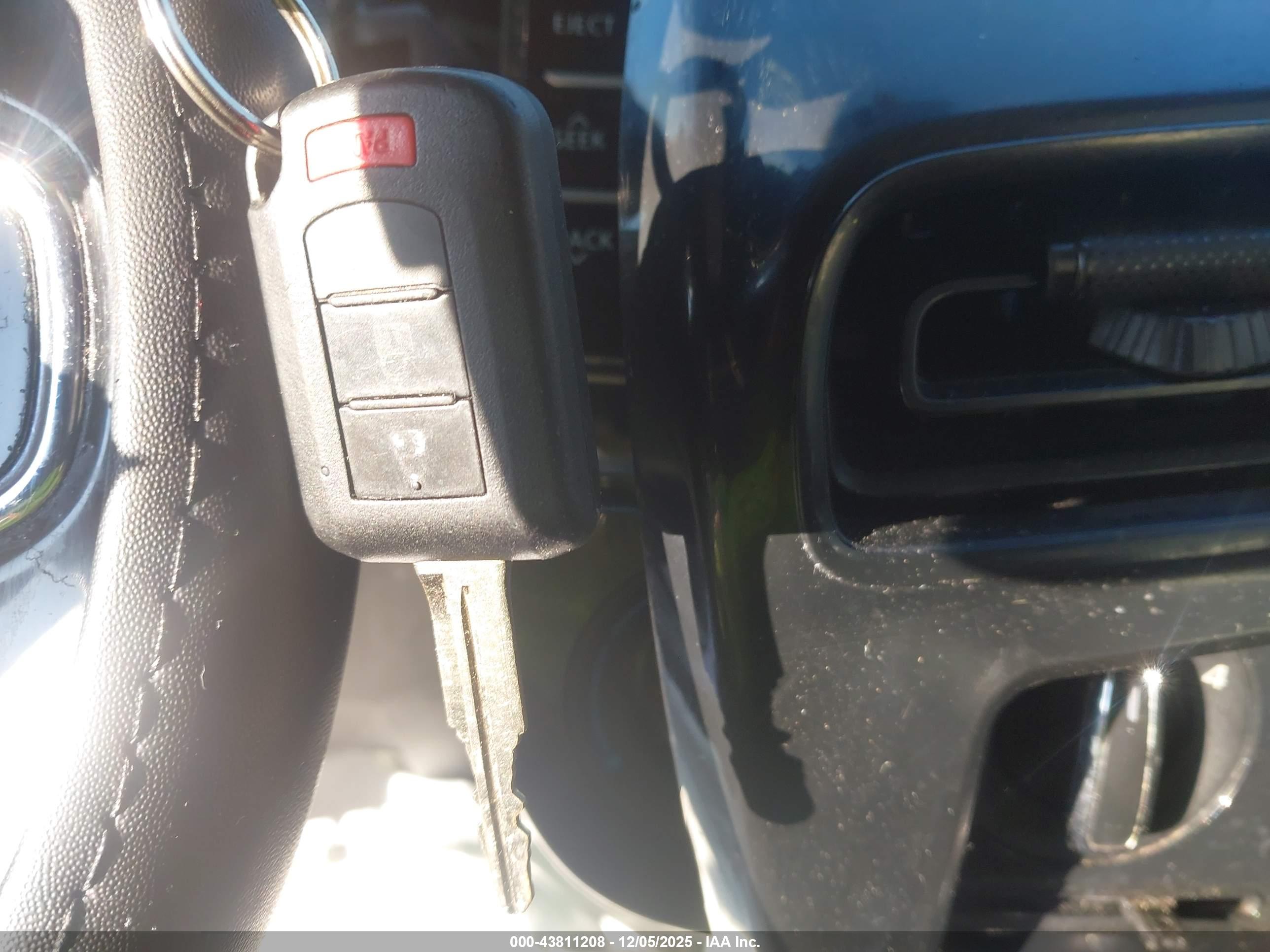 MITSUBISHI MIRAGE image 11