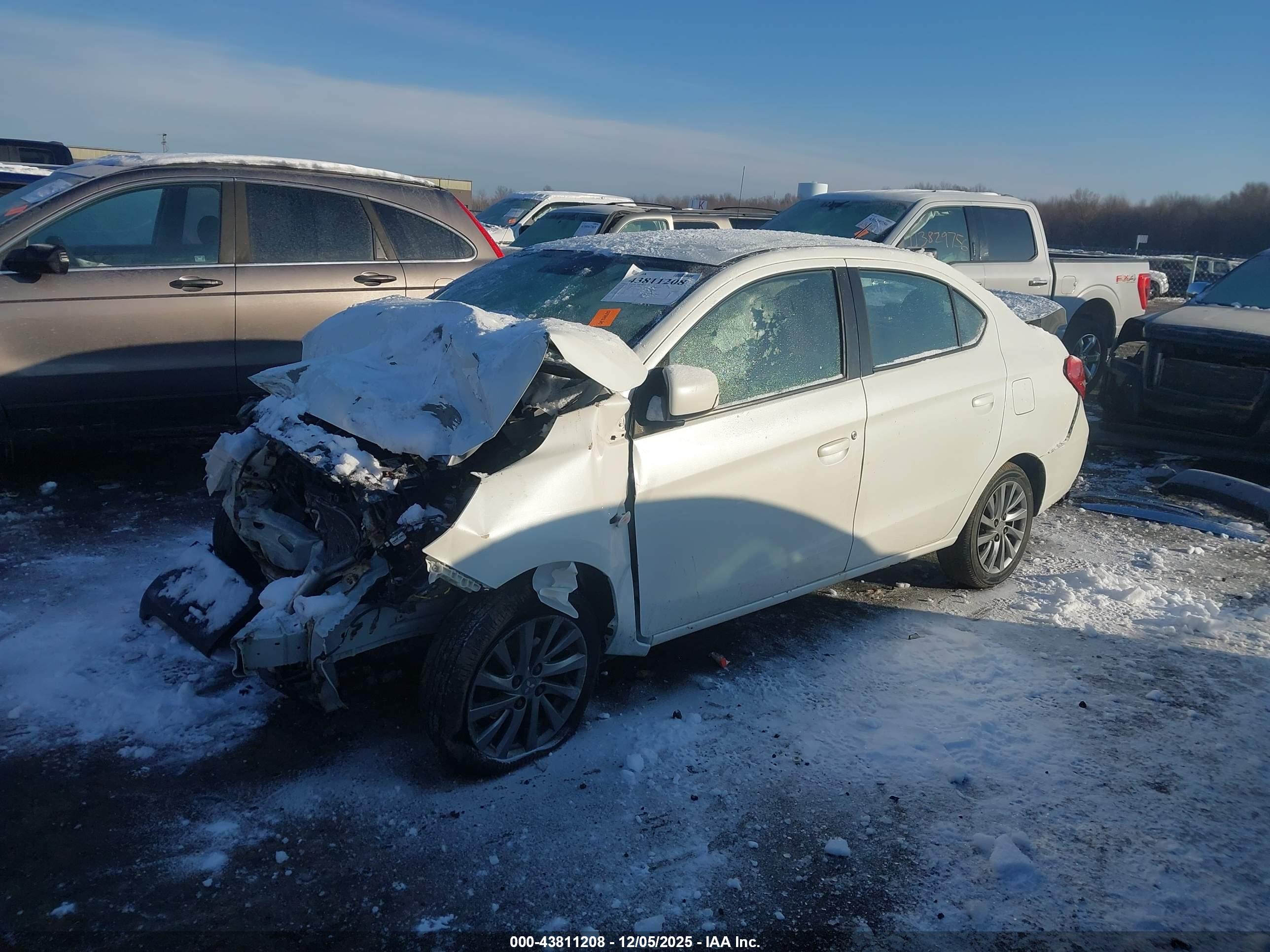 MITSUBISHI MIRAGE image 2