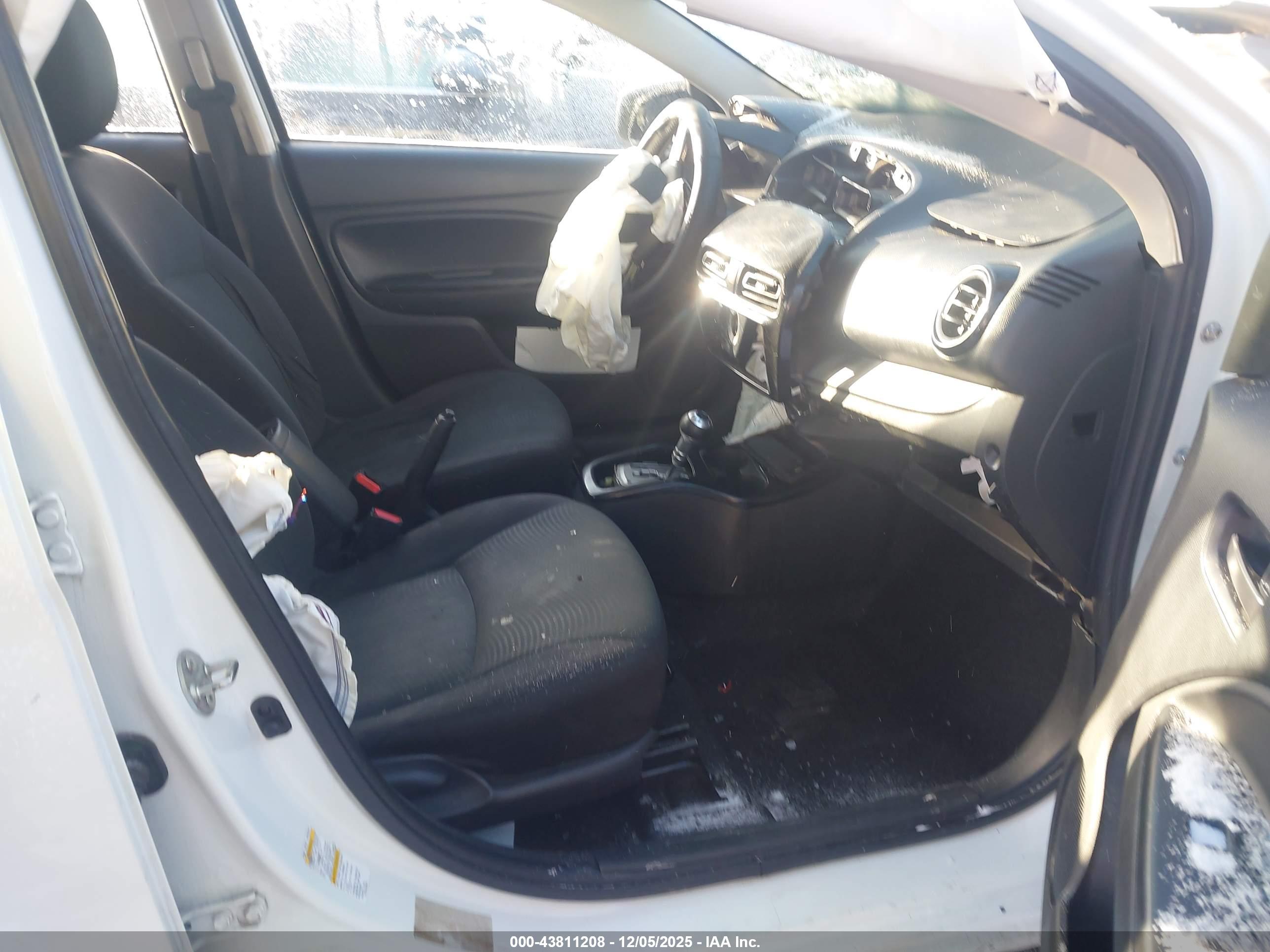 MITSUBISHI MIRAGE image 5