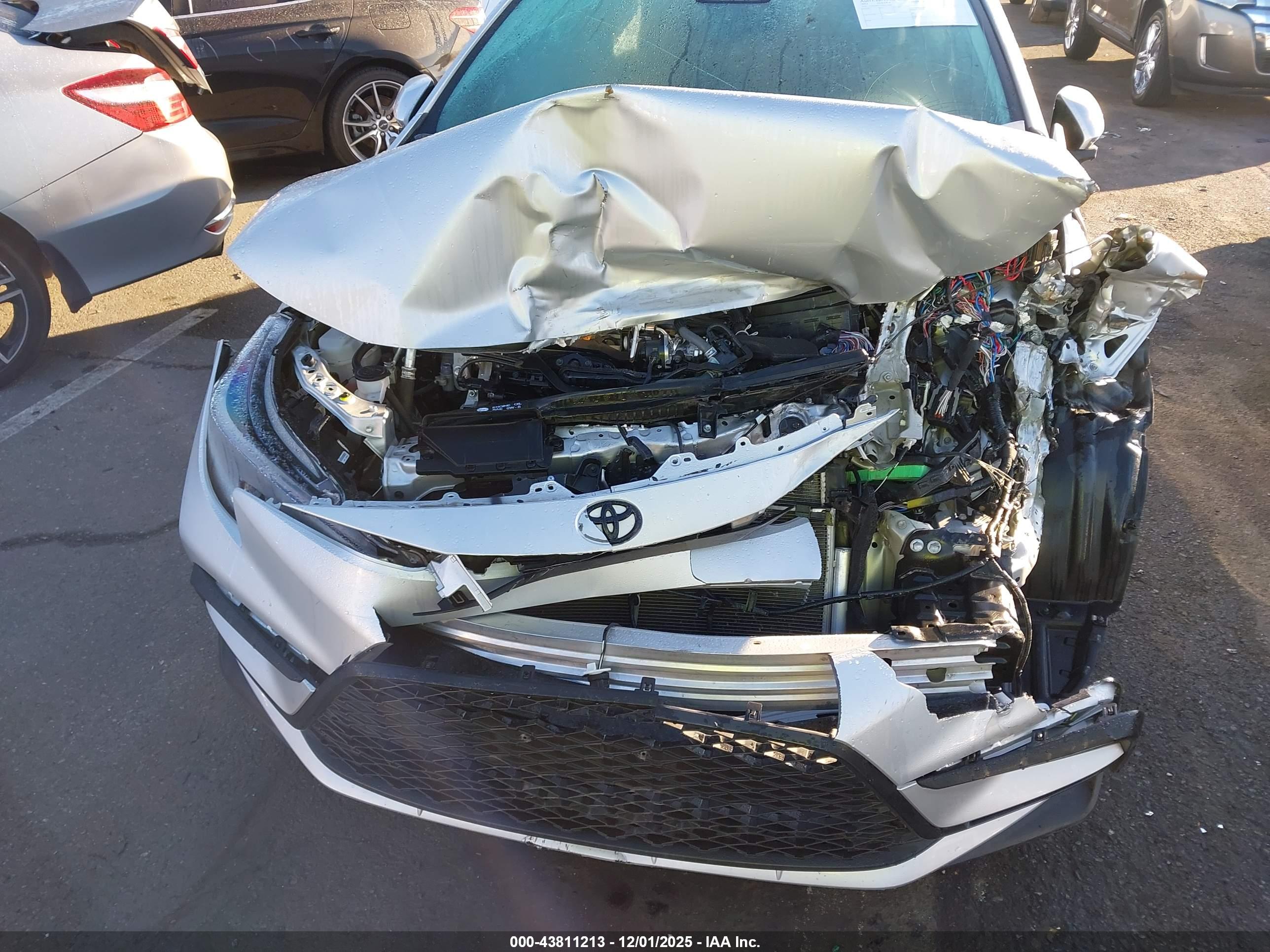 TOYOTA COROLLA image 10