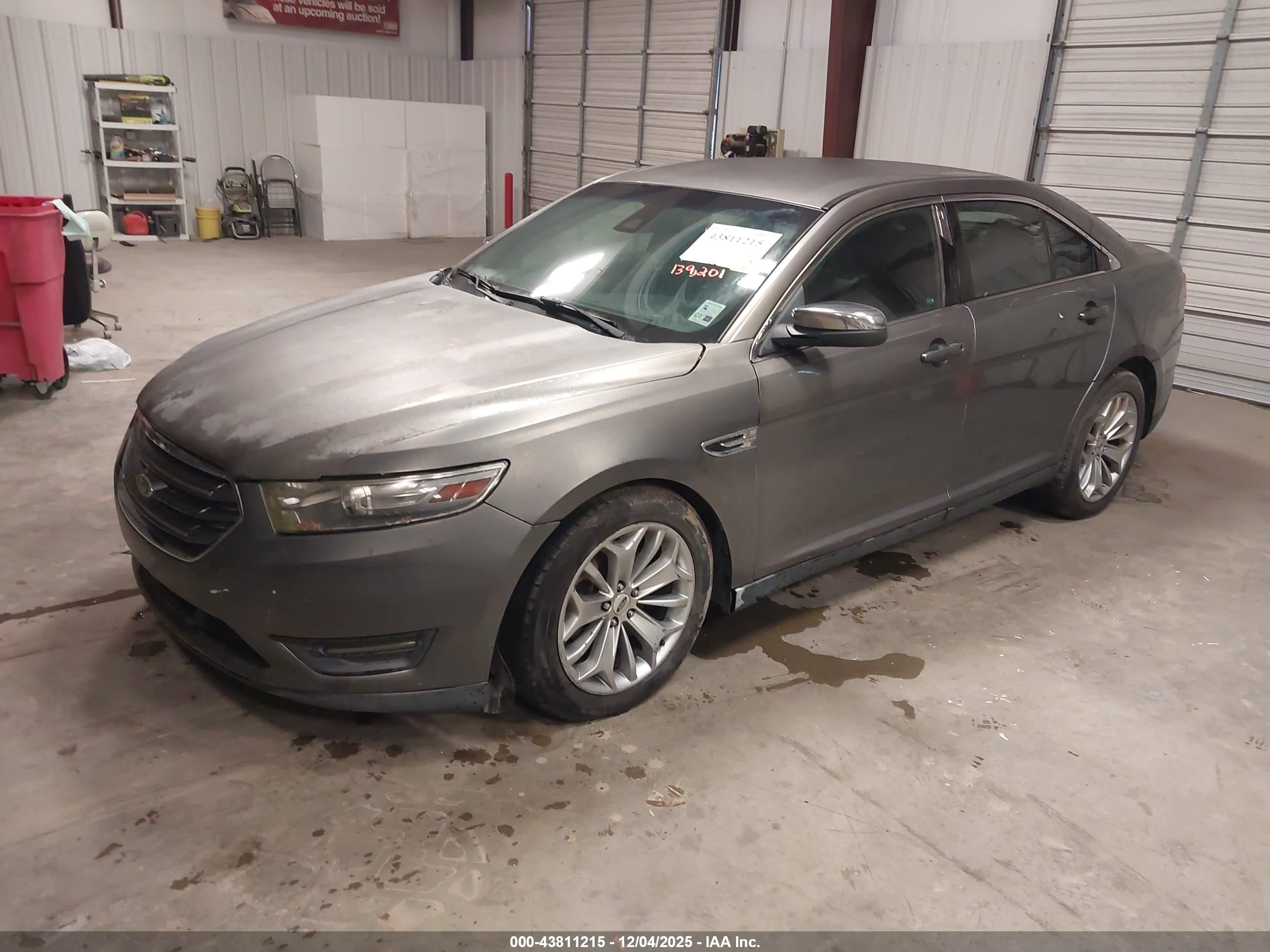 FORD TAURUS image 2