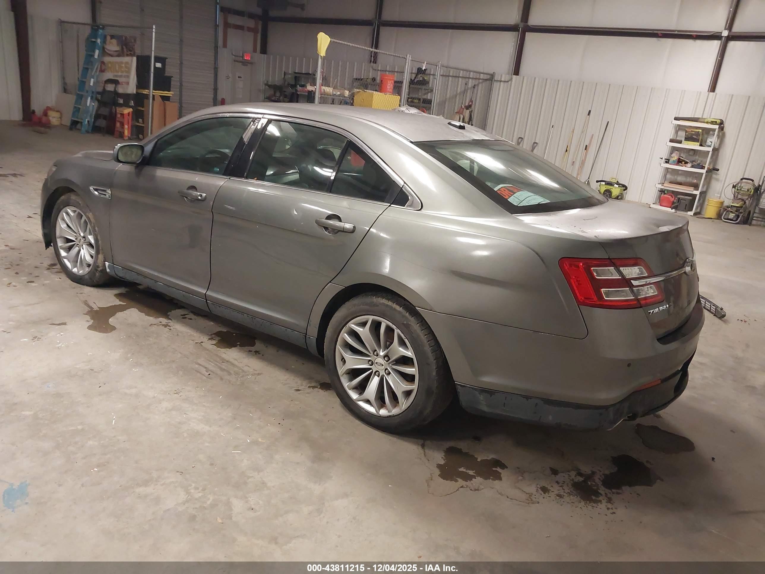 FORD TAURUS image 3