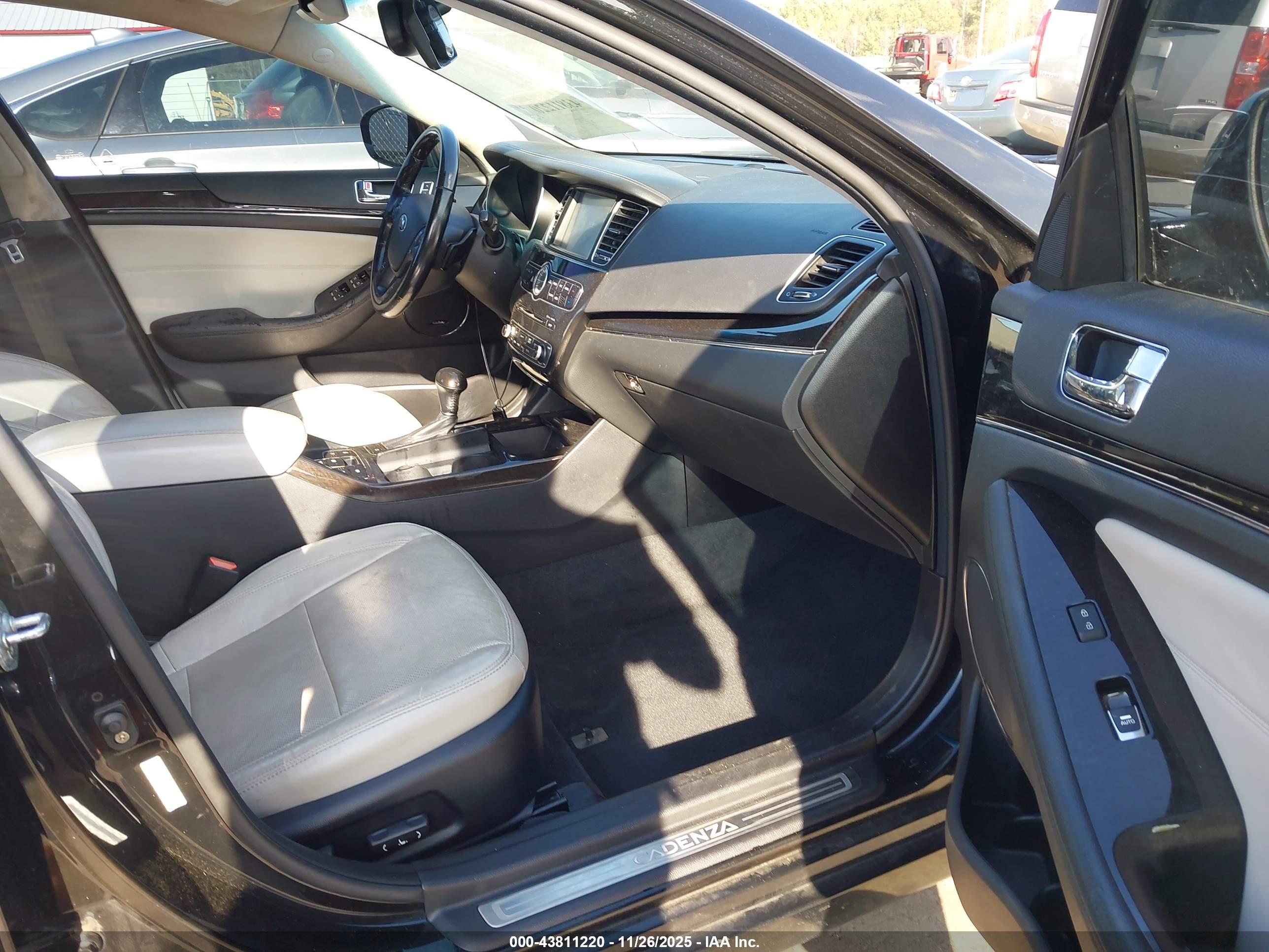 KIA CADENZA image 5