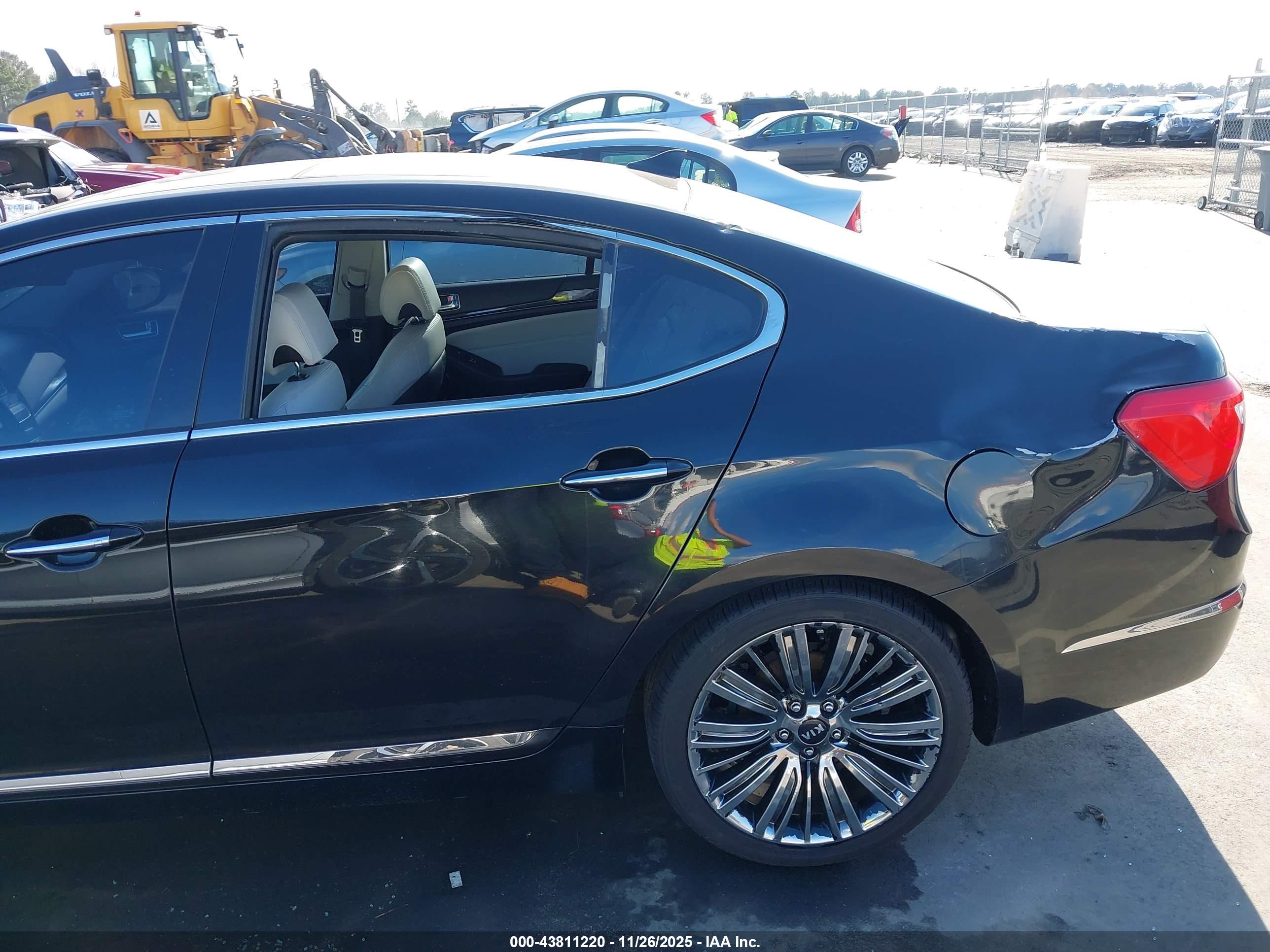 KIA CADENZA image 6