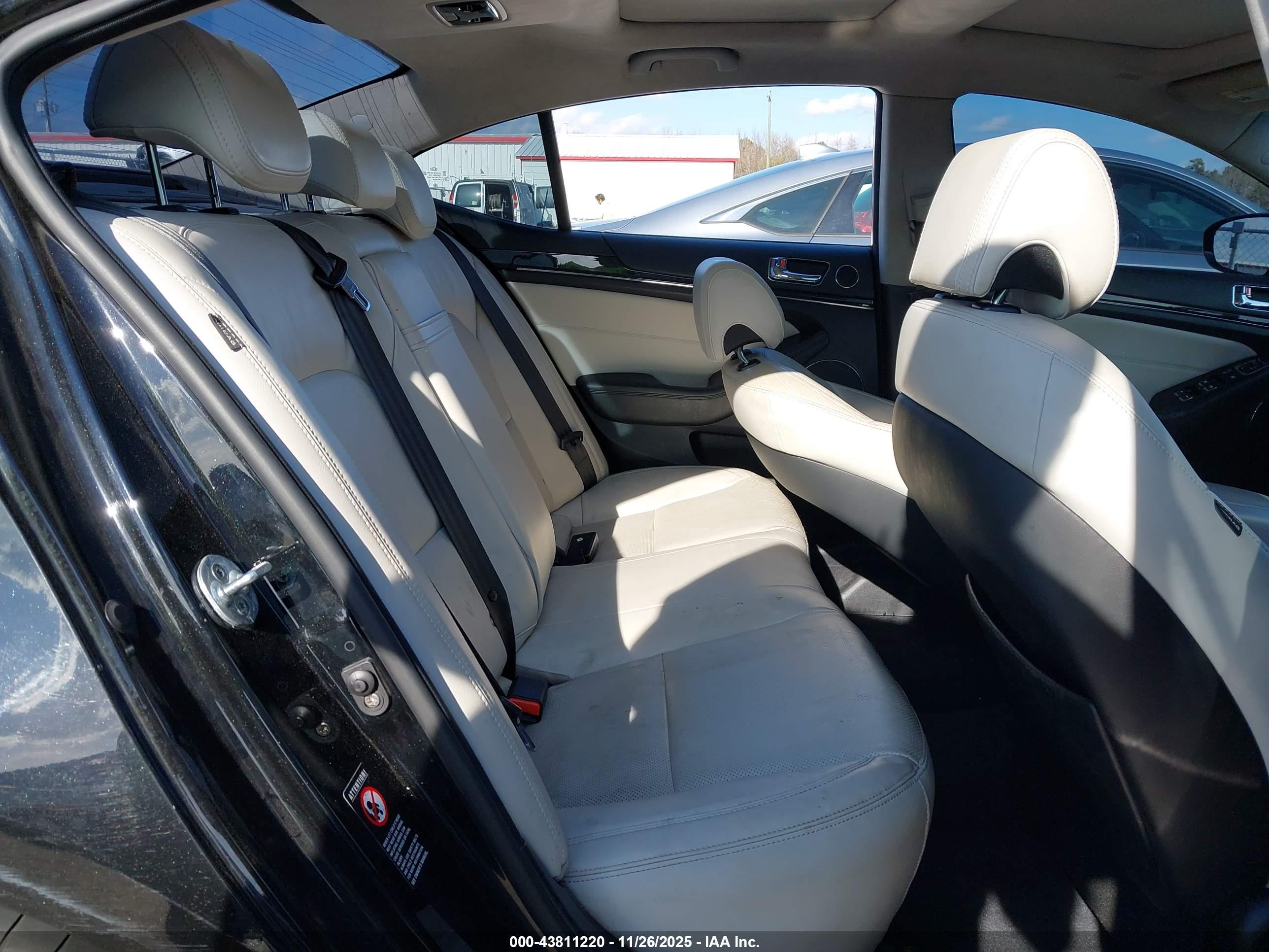KIA CADENZA image 8