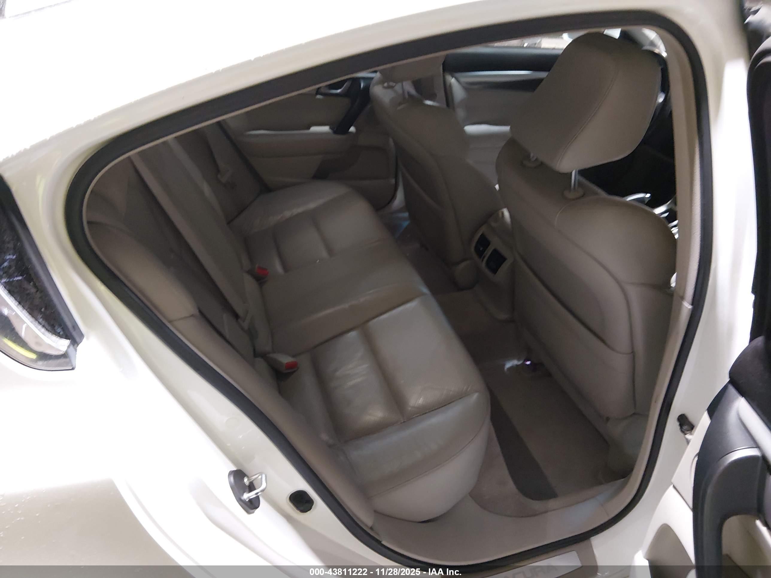 ACURA TL image 8