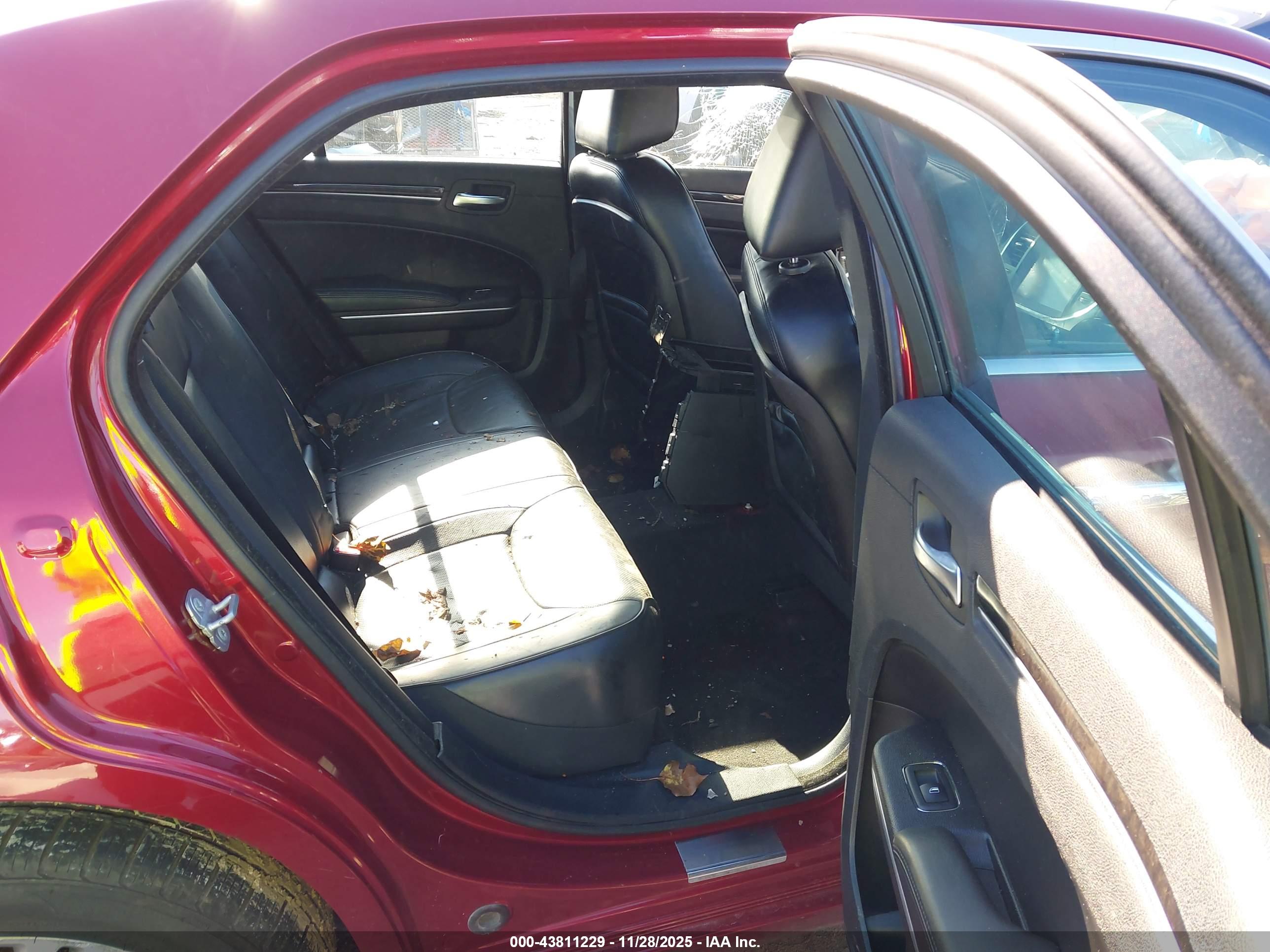 CHRYSLER 300C image 8