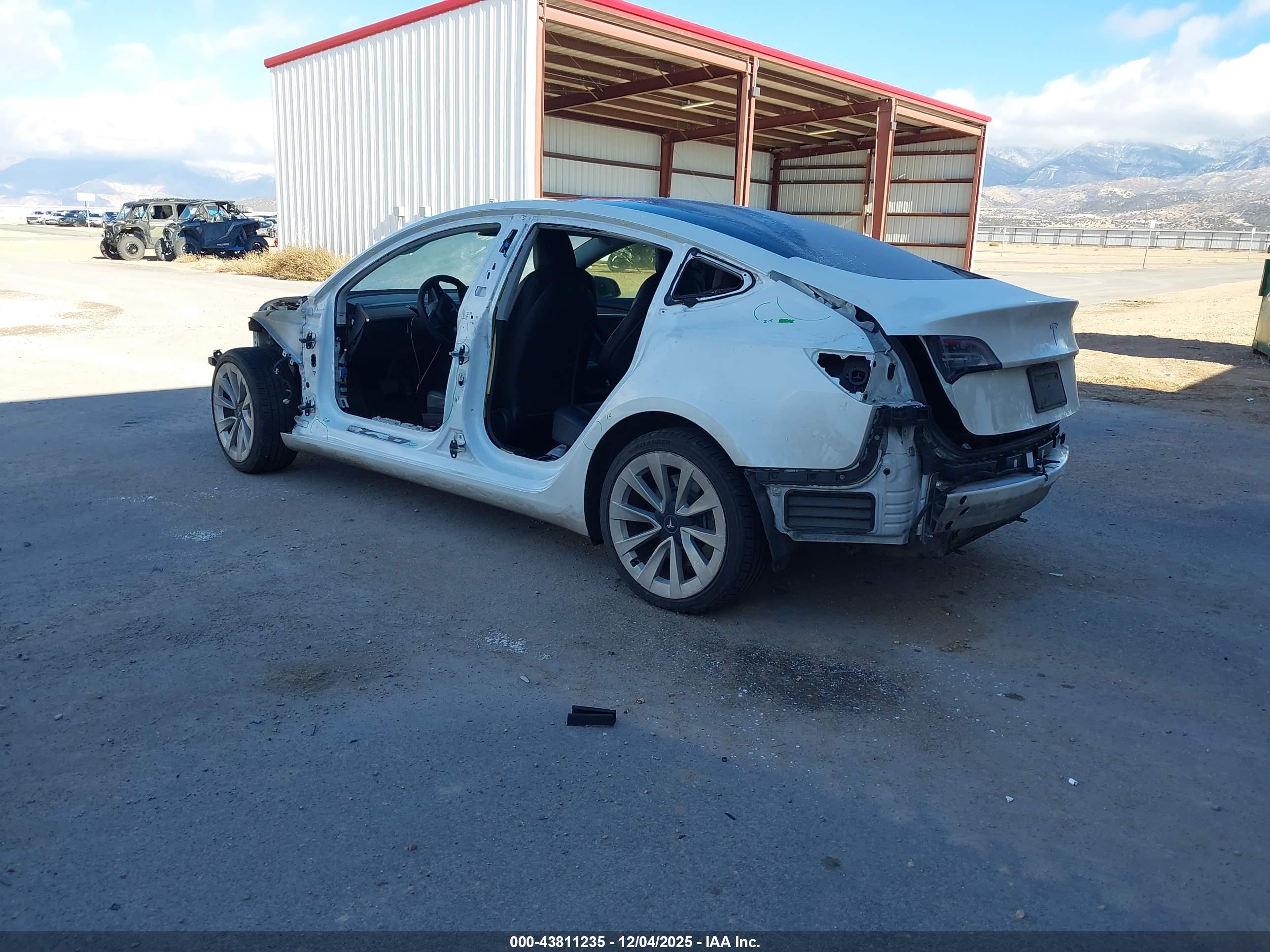 TESLA MODEL image 3